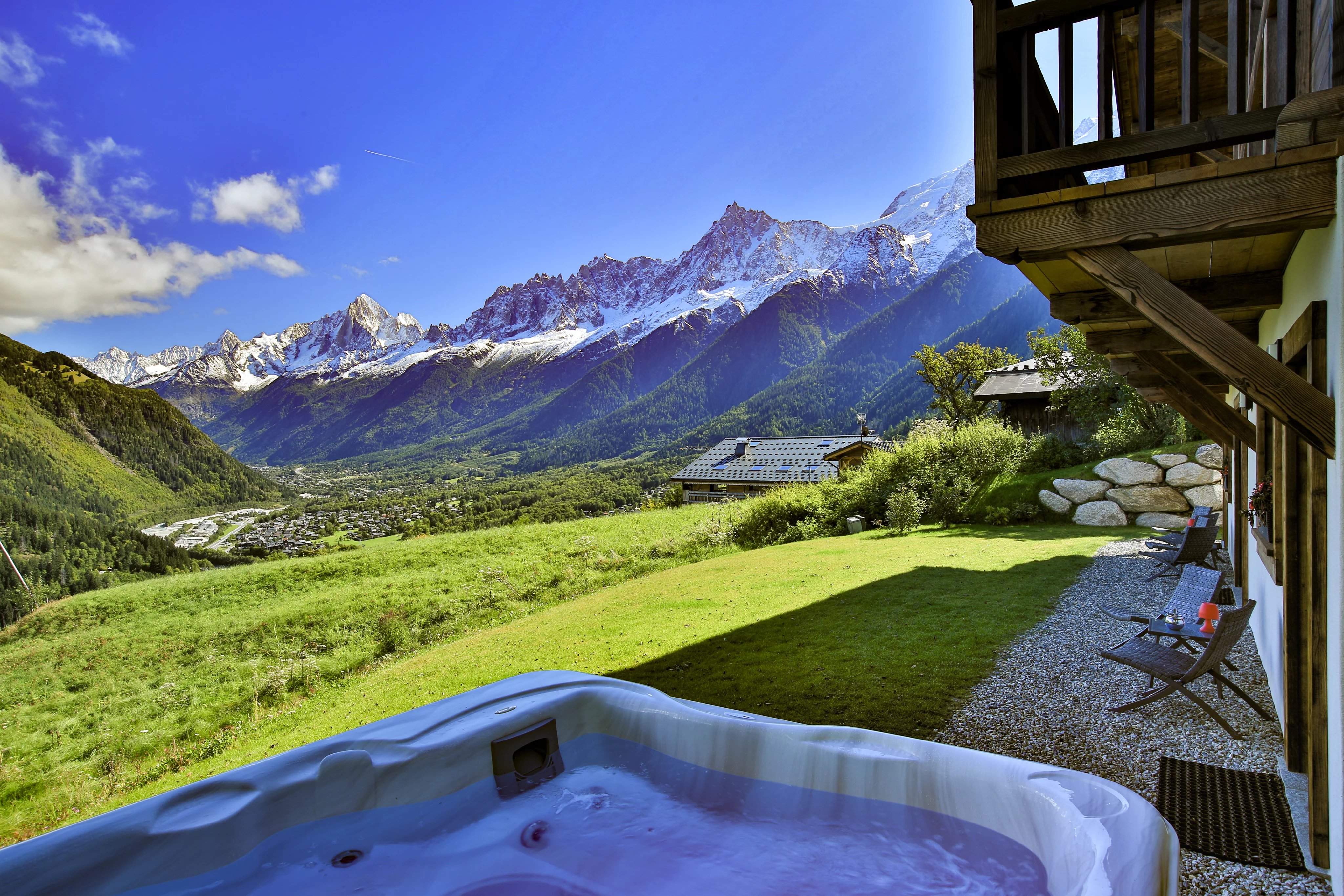 Photo of LES HOUCHES - An 8-bedroom chalet on the pistes