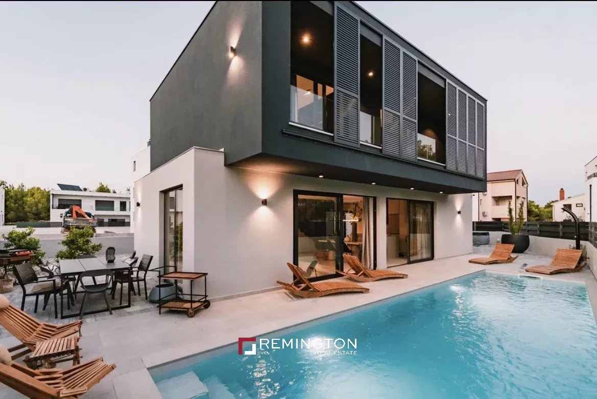 4 Bedroom Villa/Townhouse's Image 64