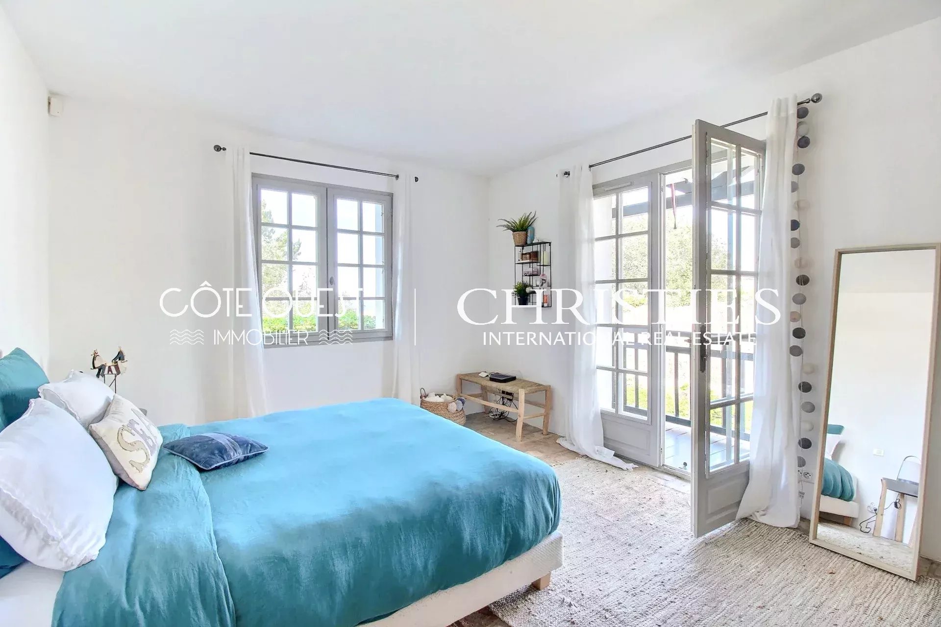 5 Bedroom Villa/Townhouse's Image 9