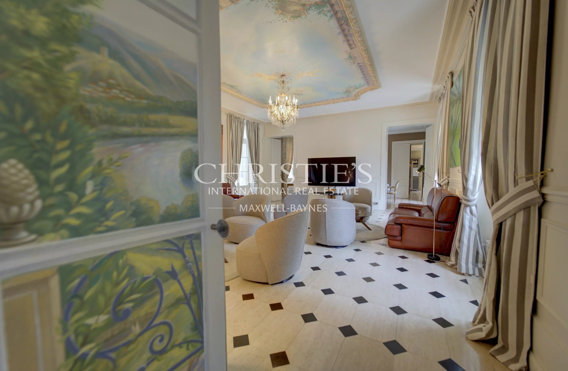 9 Bedroom Chateau's Image 8
