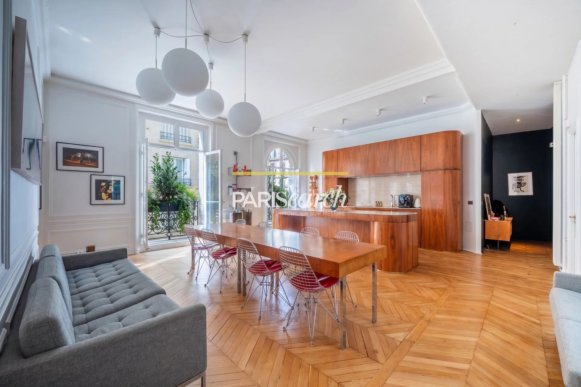 PLACE VICTOR HUGO / BALCON FILANT / 3M40 DE HAUTEUR SOUS PLAFOND / 3 CHAMBRES