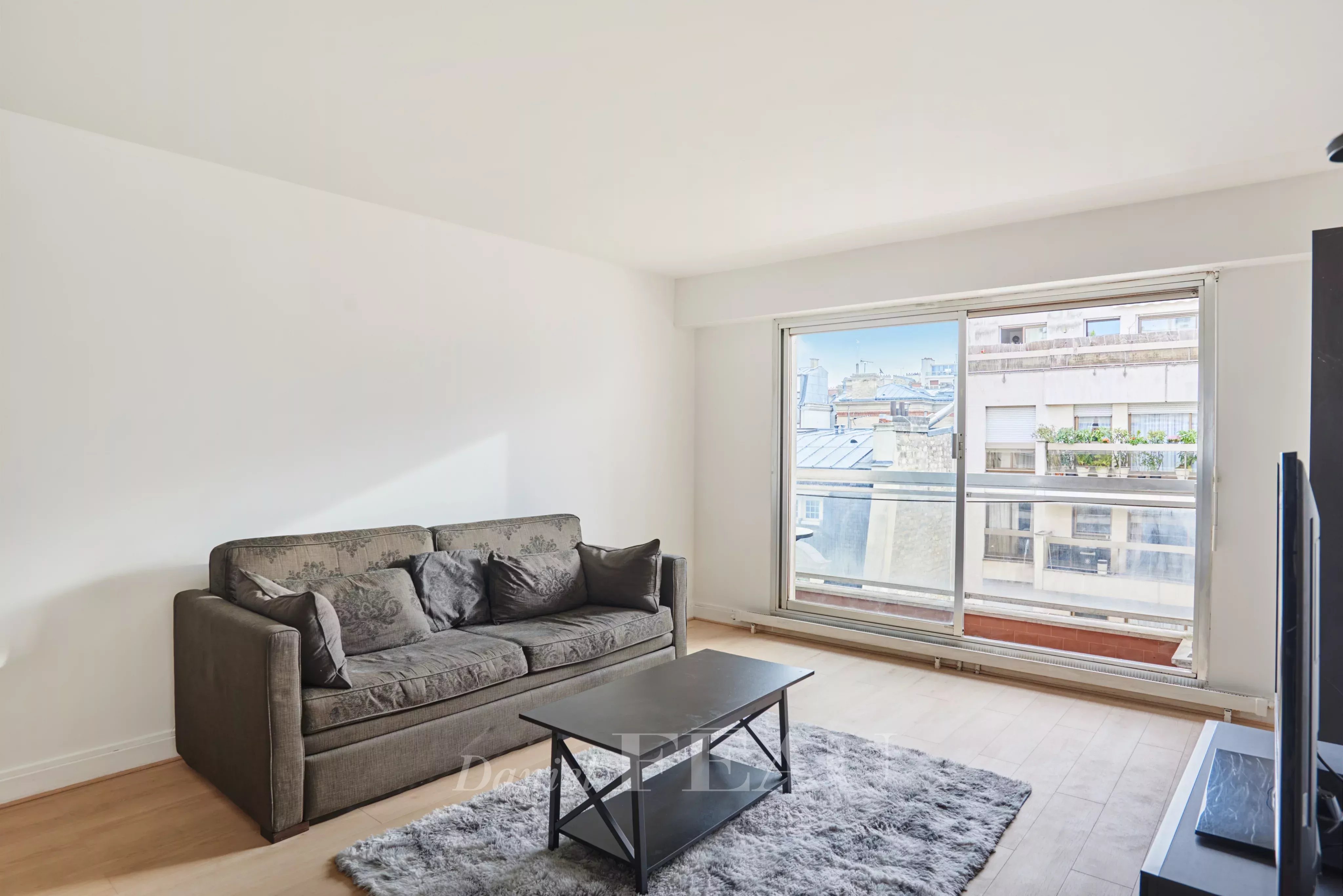 Paris 16th District – A renovated one-bed apartment