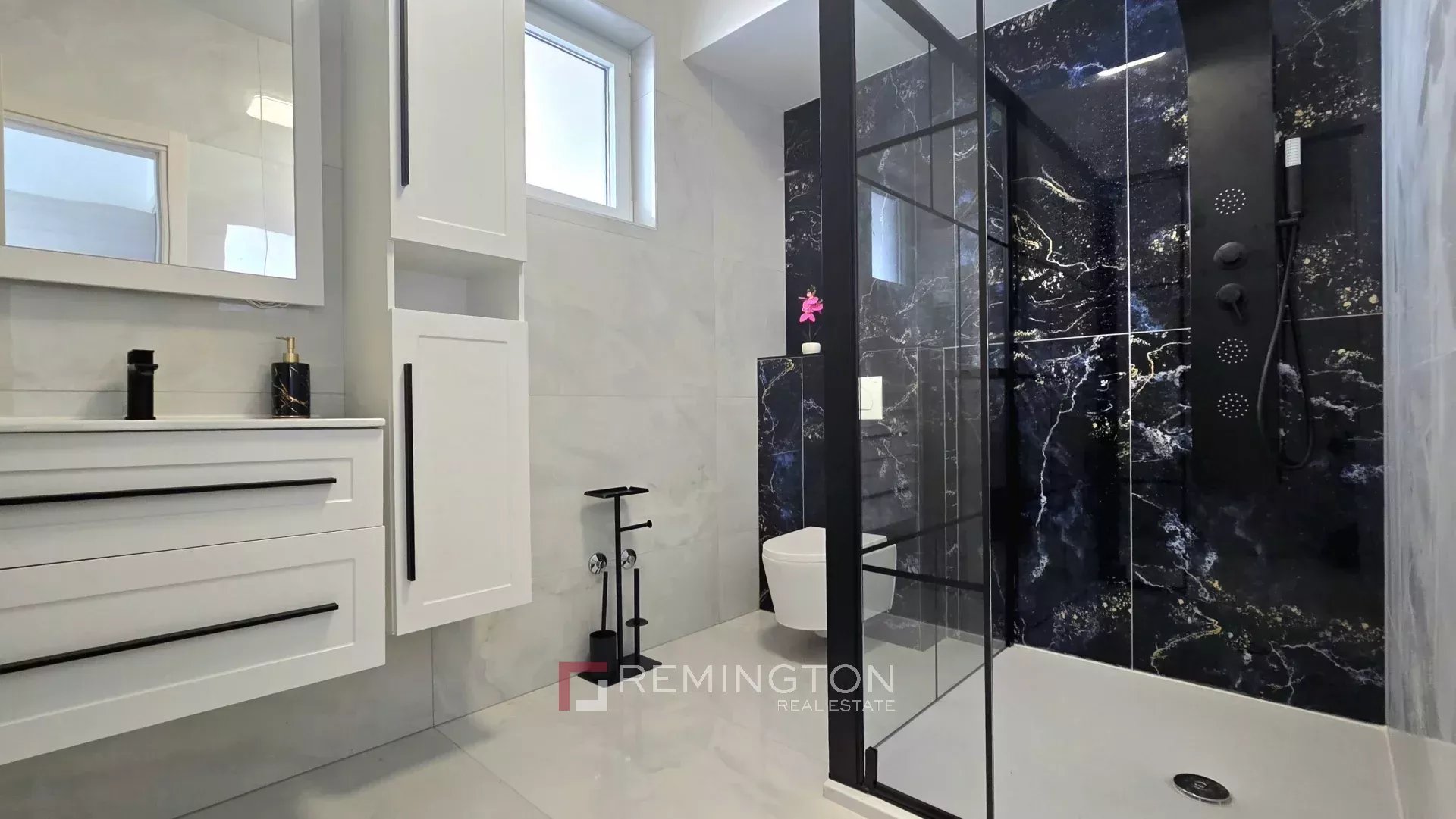 3 Bedroom Villa/Townhouse's Image 6