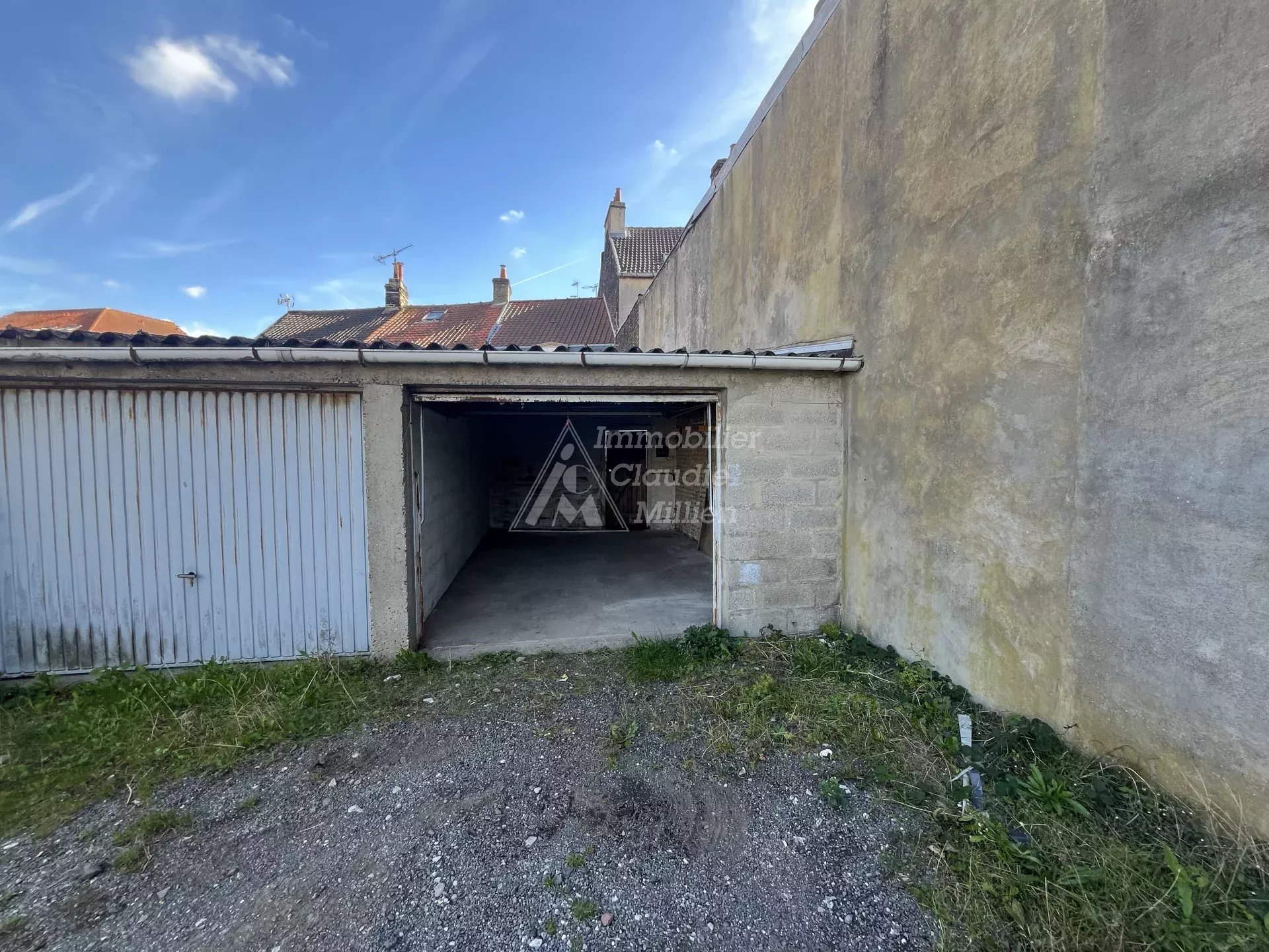 Rental Carpark Calais