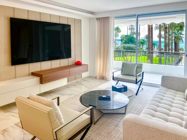 Luxury Apartment Cannes Croisette | Prestigious Family Legacy Estate — photo 3