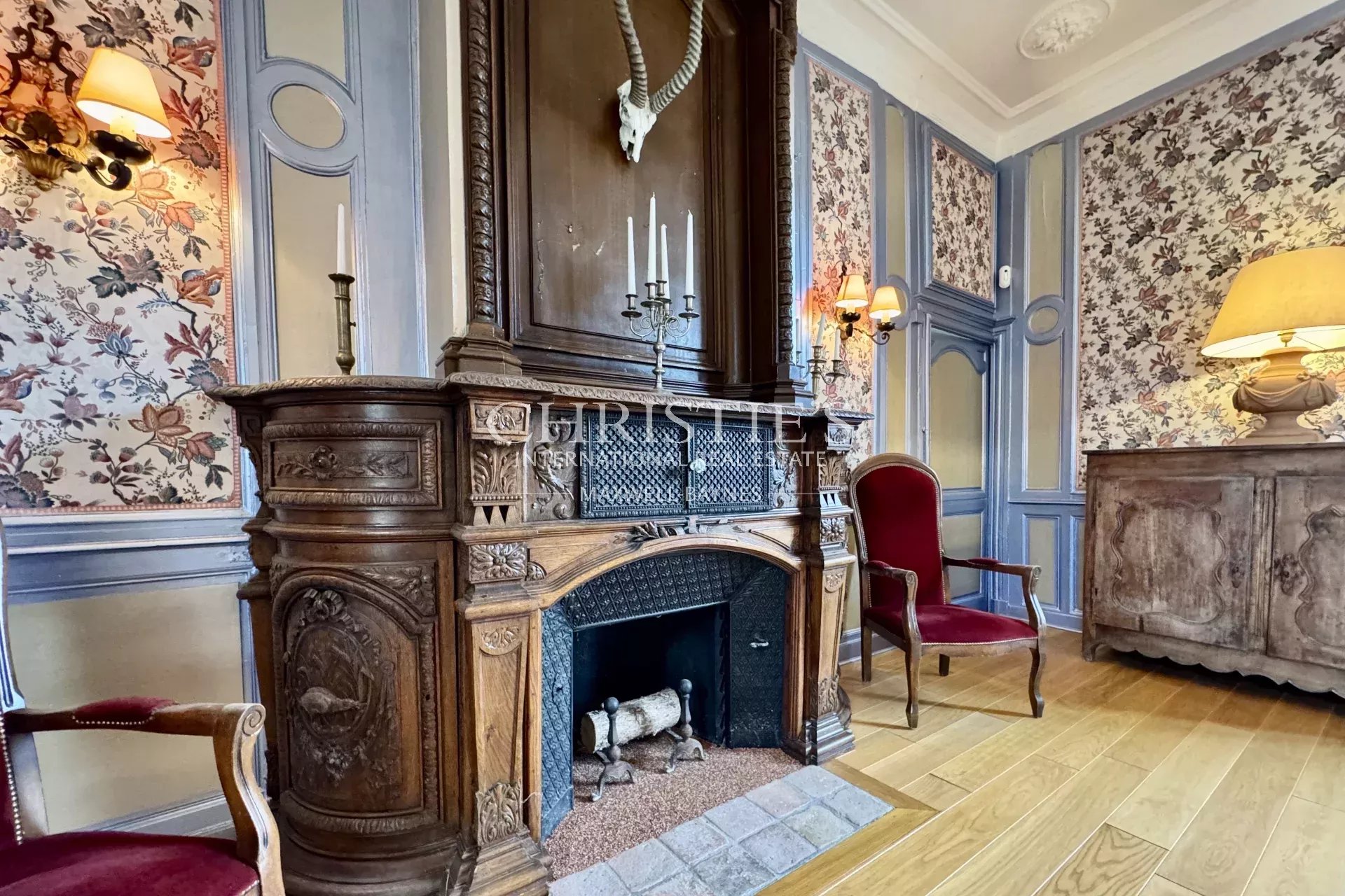 10 Bedroom Chateau's Image 3