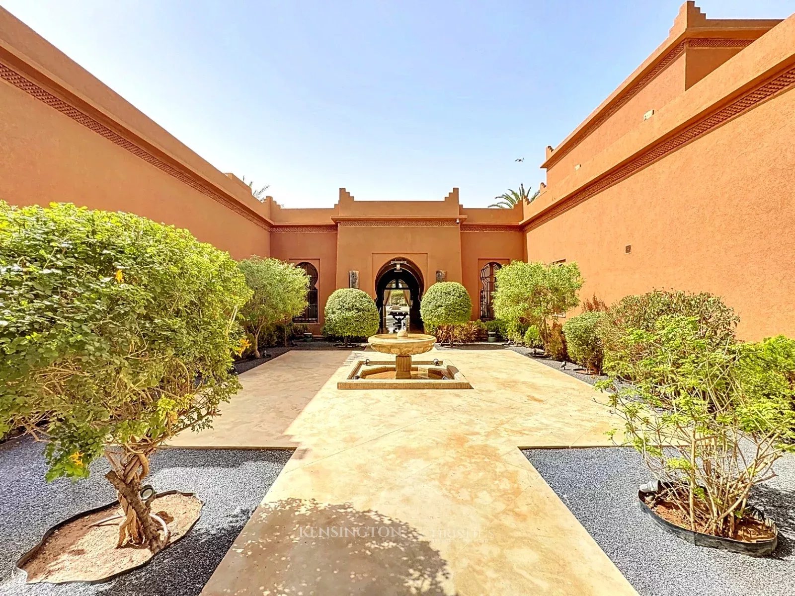 5 Bedroom Villa/Townhouse's Image 3