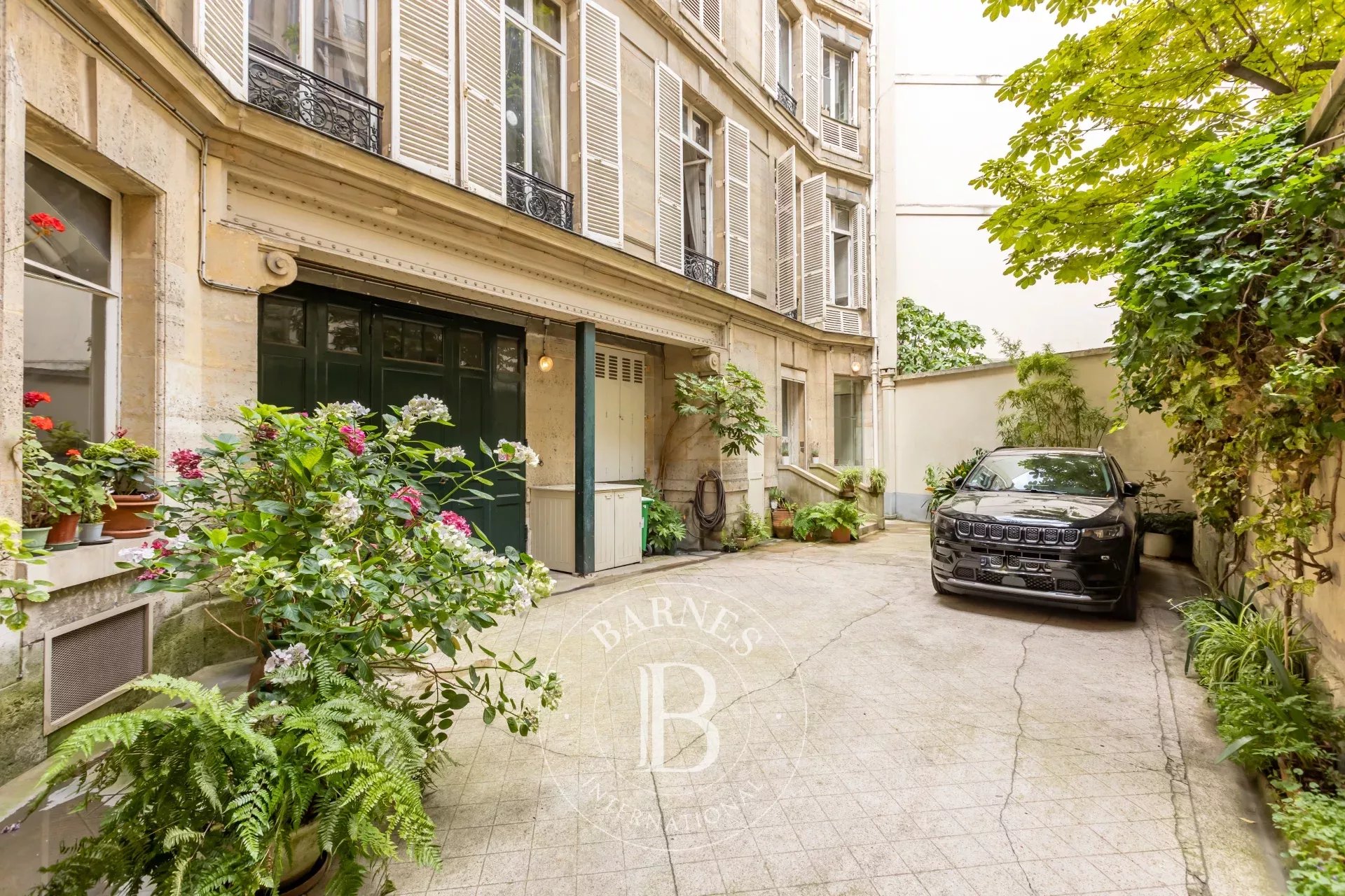 Daire Paris 8ème - picture 15