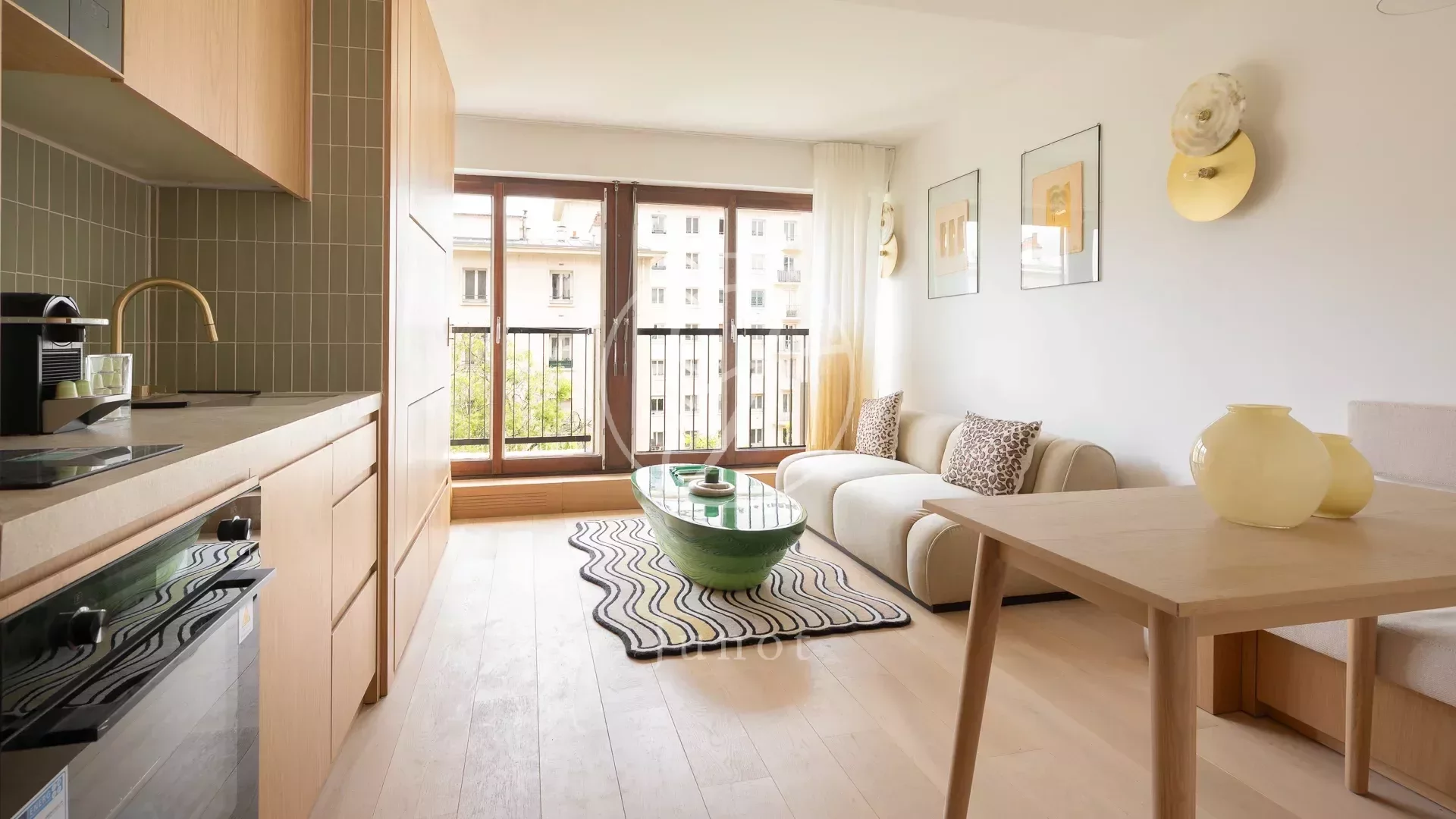 Paris 16e - MURAT / AVENUE DE VERSAILLES