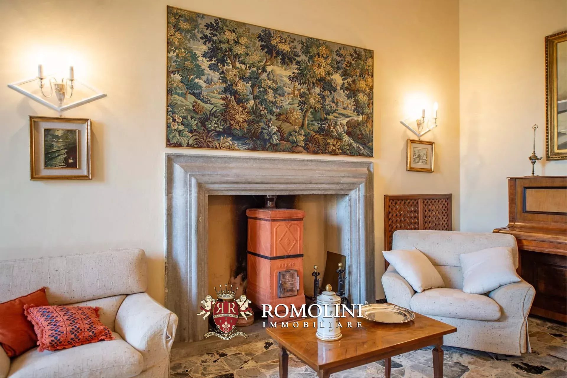 6 Bedroom Villa/Townhouse's Image 33