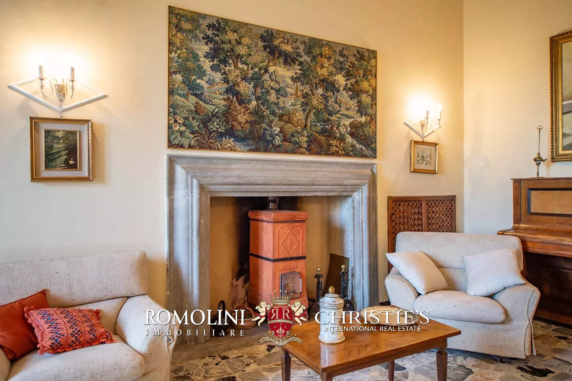 6 Bedroom Villa/Townhouse's Image 33