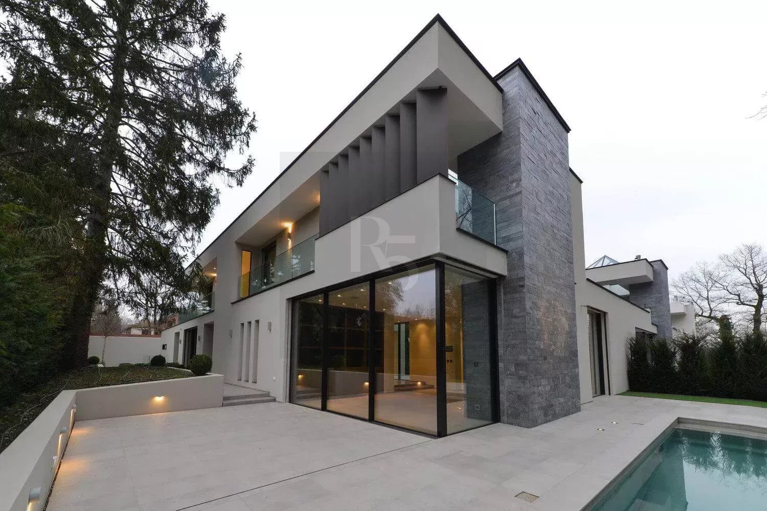 Superb high-end contemporary house — photo 2