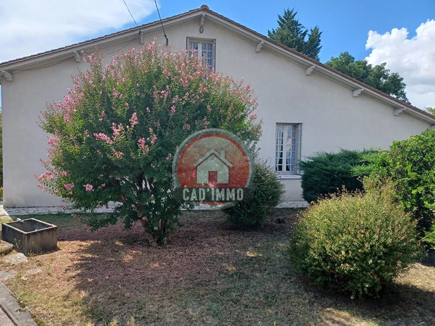 MAISON EN PIERRES SUR BERGERAC  A DEUX PAS DES AXES ROUTIERS ET DES COMMERCES