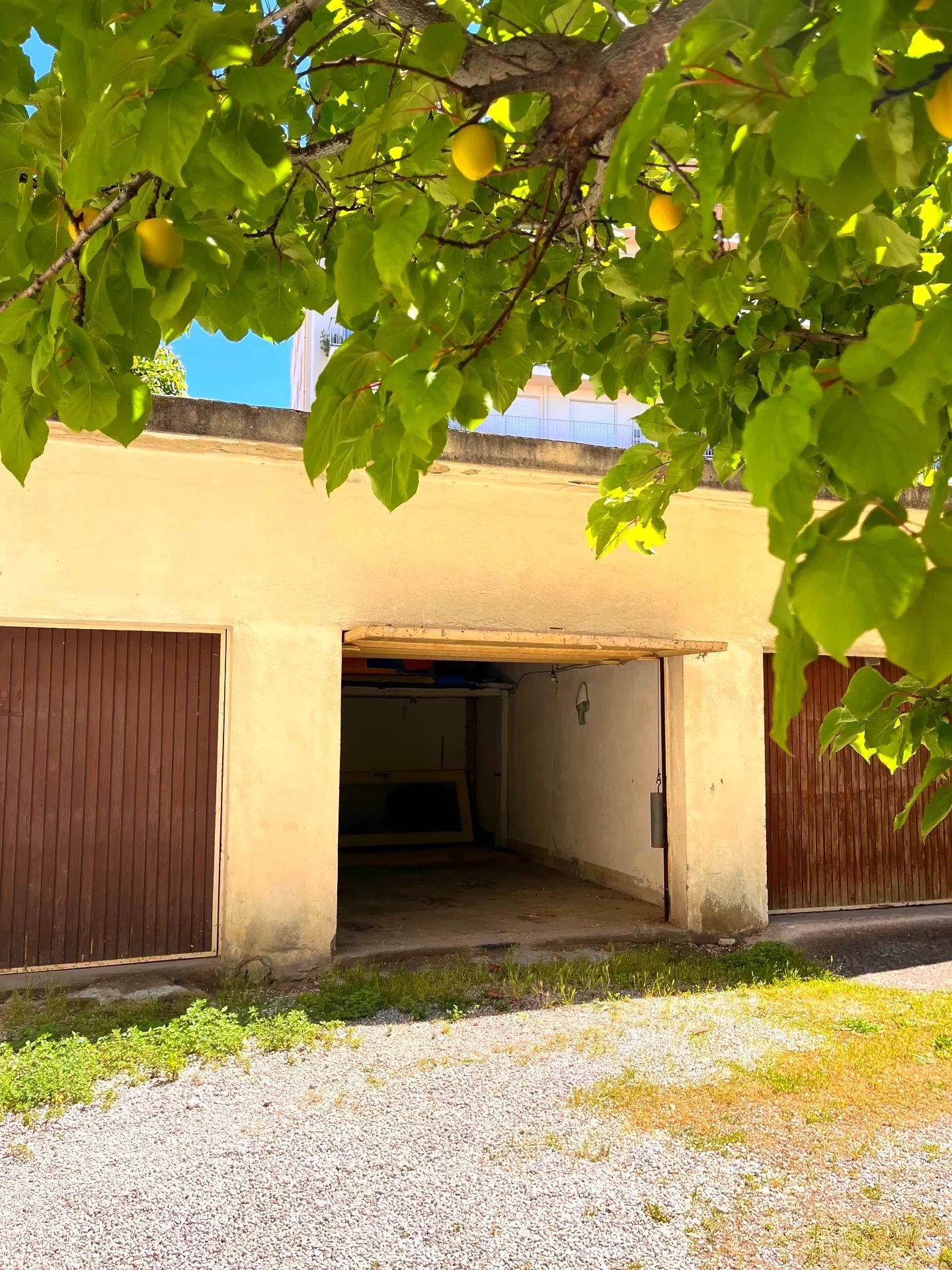 QUARTIER DES POETES - GARAGE