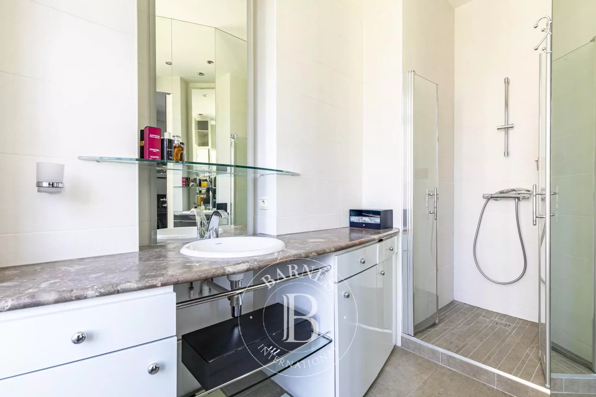 Daire Paris 6ème - picture 14