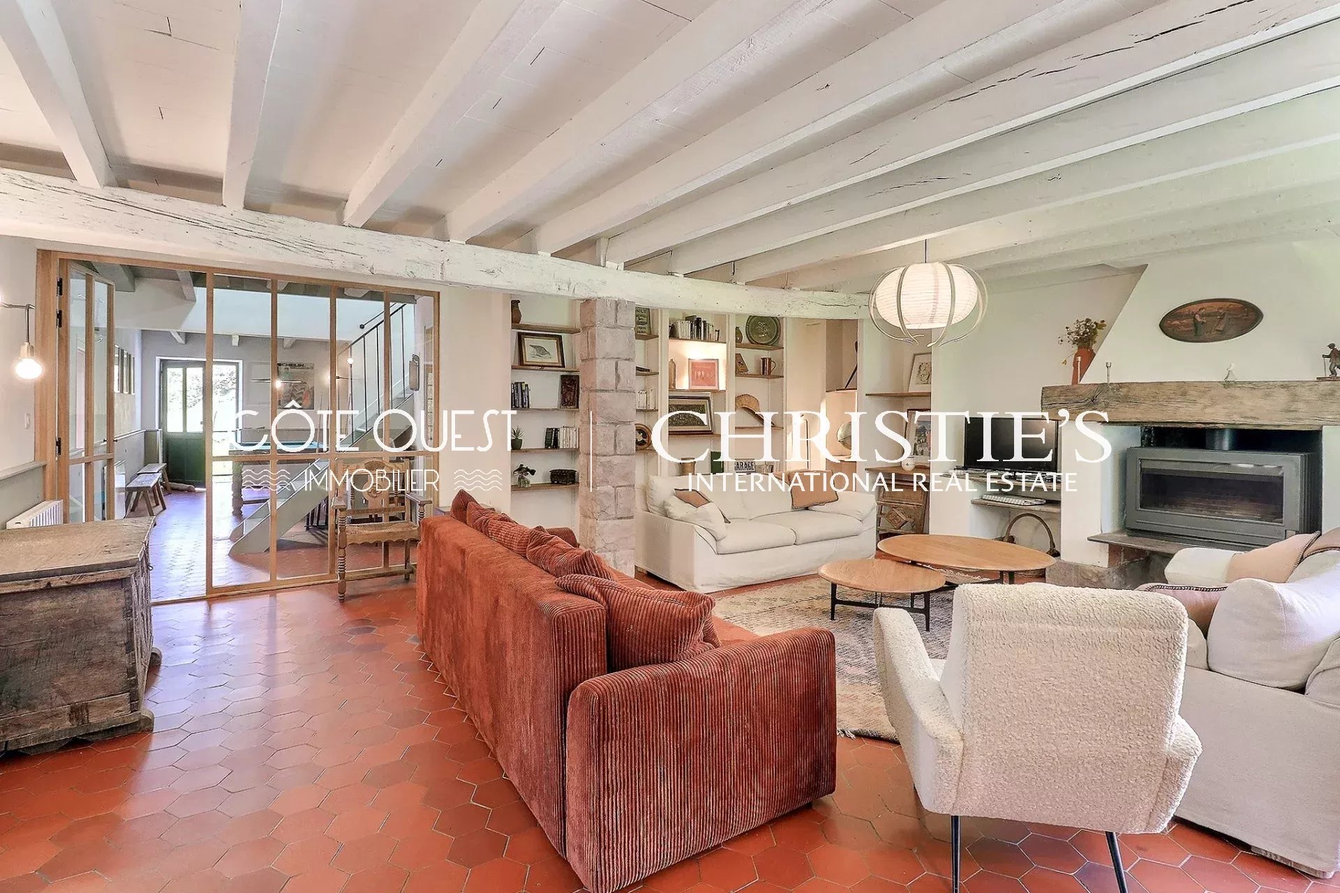 7 Bedroom Villa/Townhouse's Image 9
