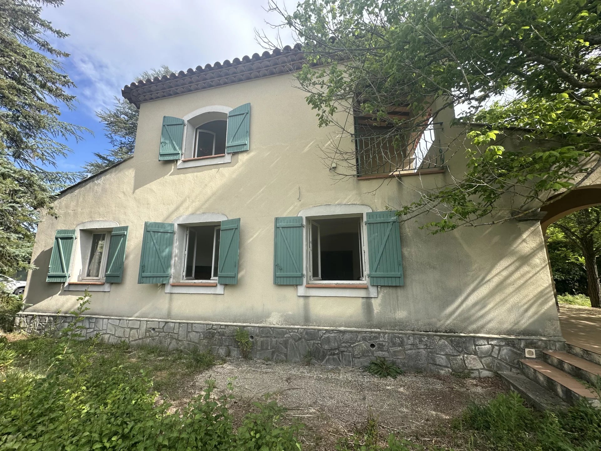 VILLA  DE CHARME de 160 m2 SUR 1200 M2