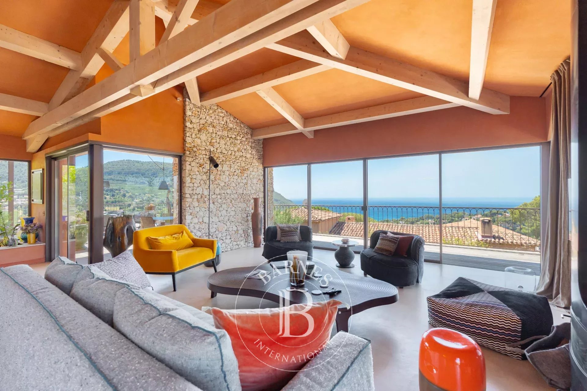 Ev Cassis - picture 5