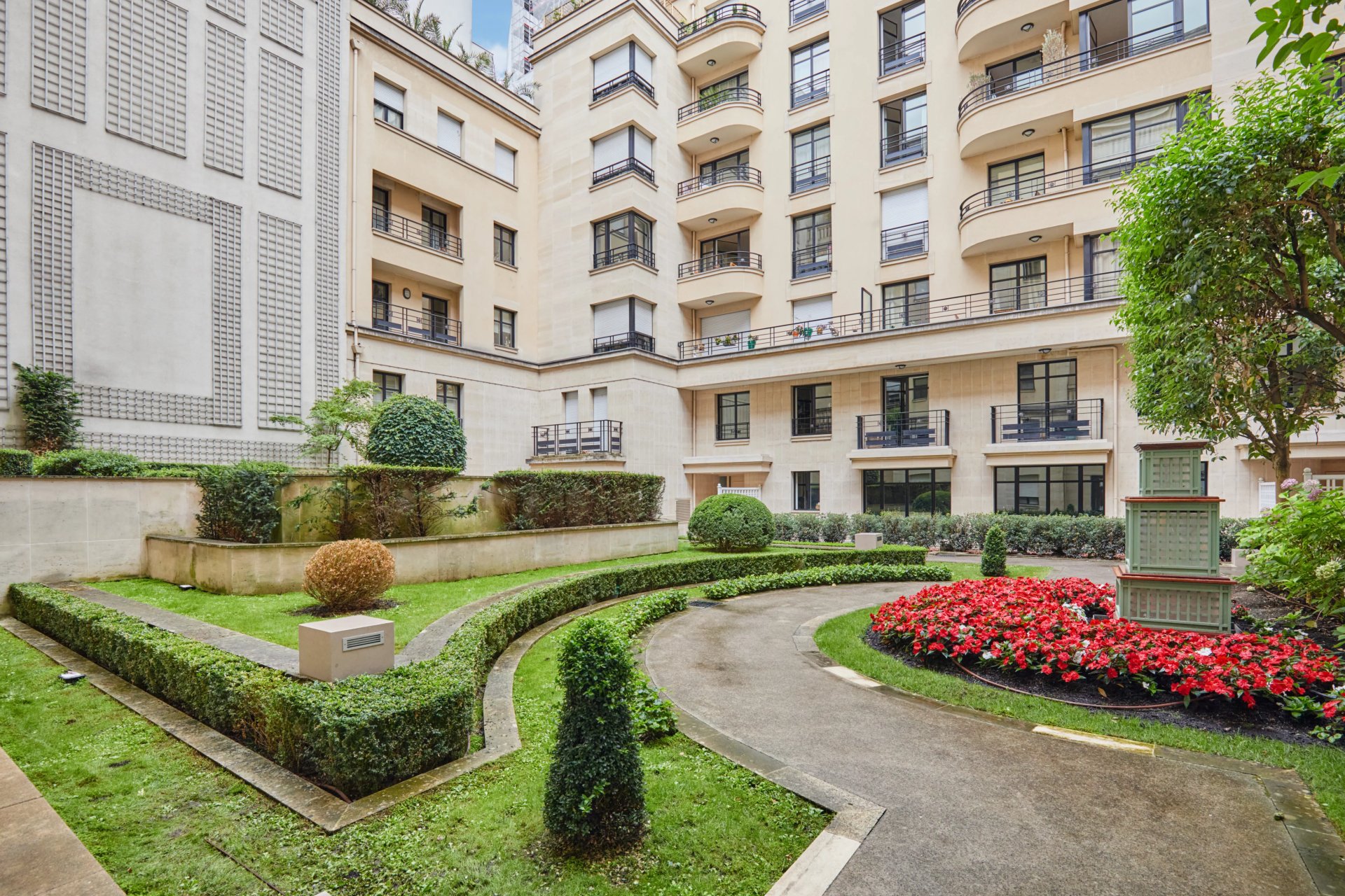 2 Bedroom Apartment/Flat's Image 4