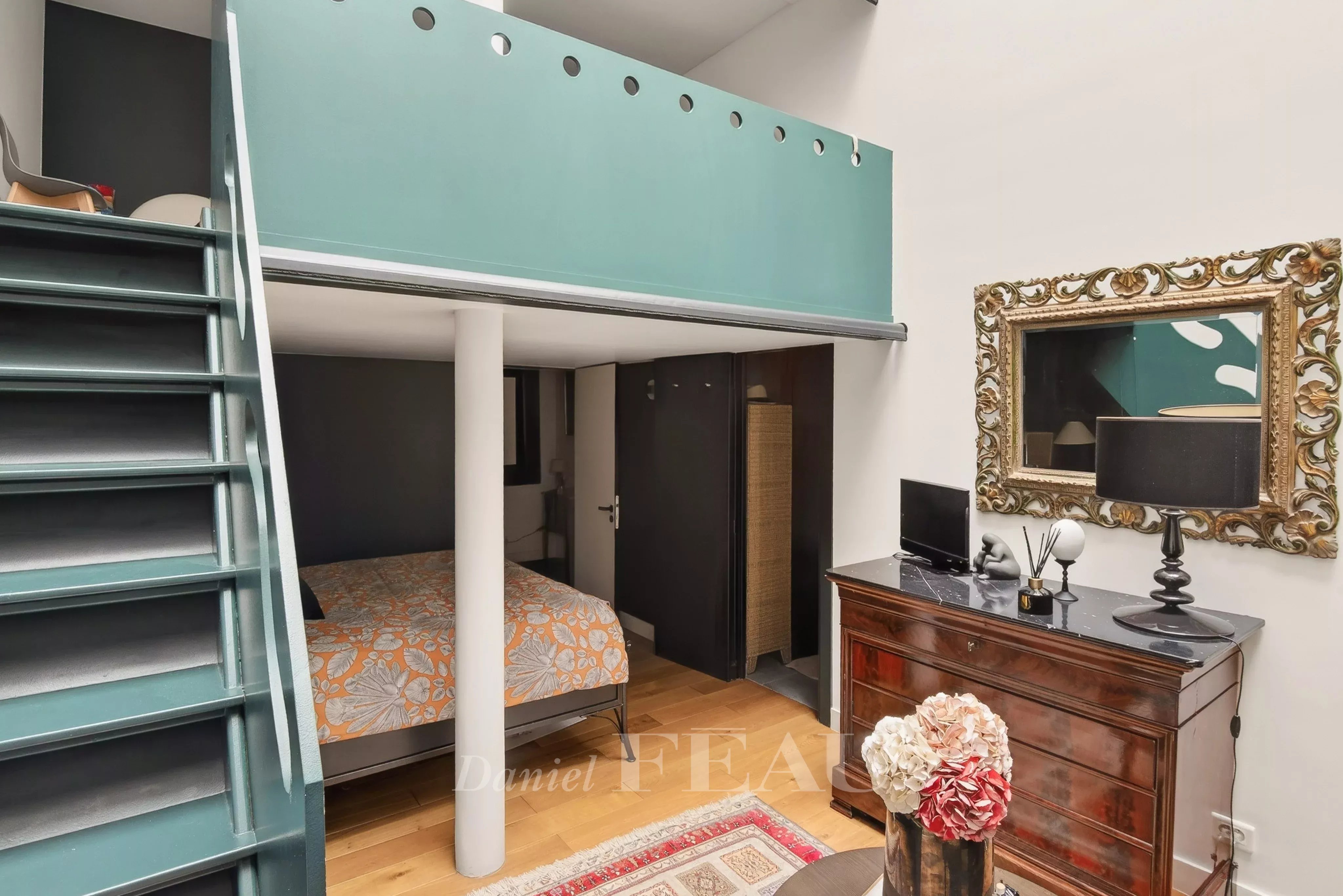 Sale Apartment Paris 11th