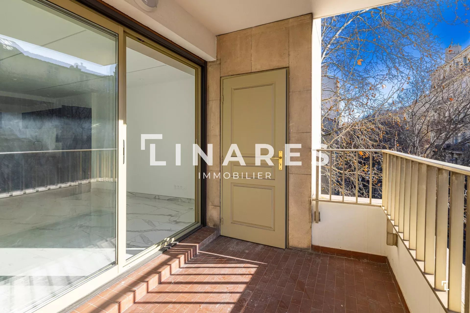 LIBERAR - Appartement T4 de 70m² - Balcons - Cave - 13004 Cinq Avenues
