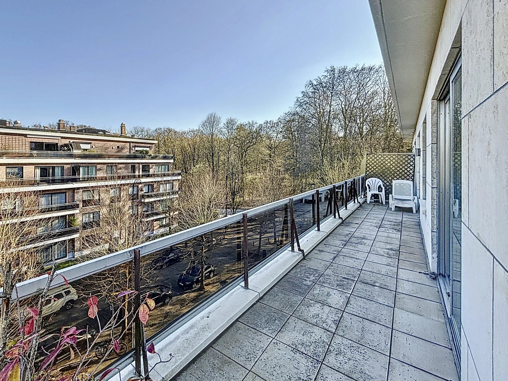 SOUS OFFRE - Bois de la Cambre - Appartement 3 chambres, terrasses, 2 garages