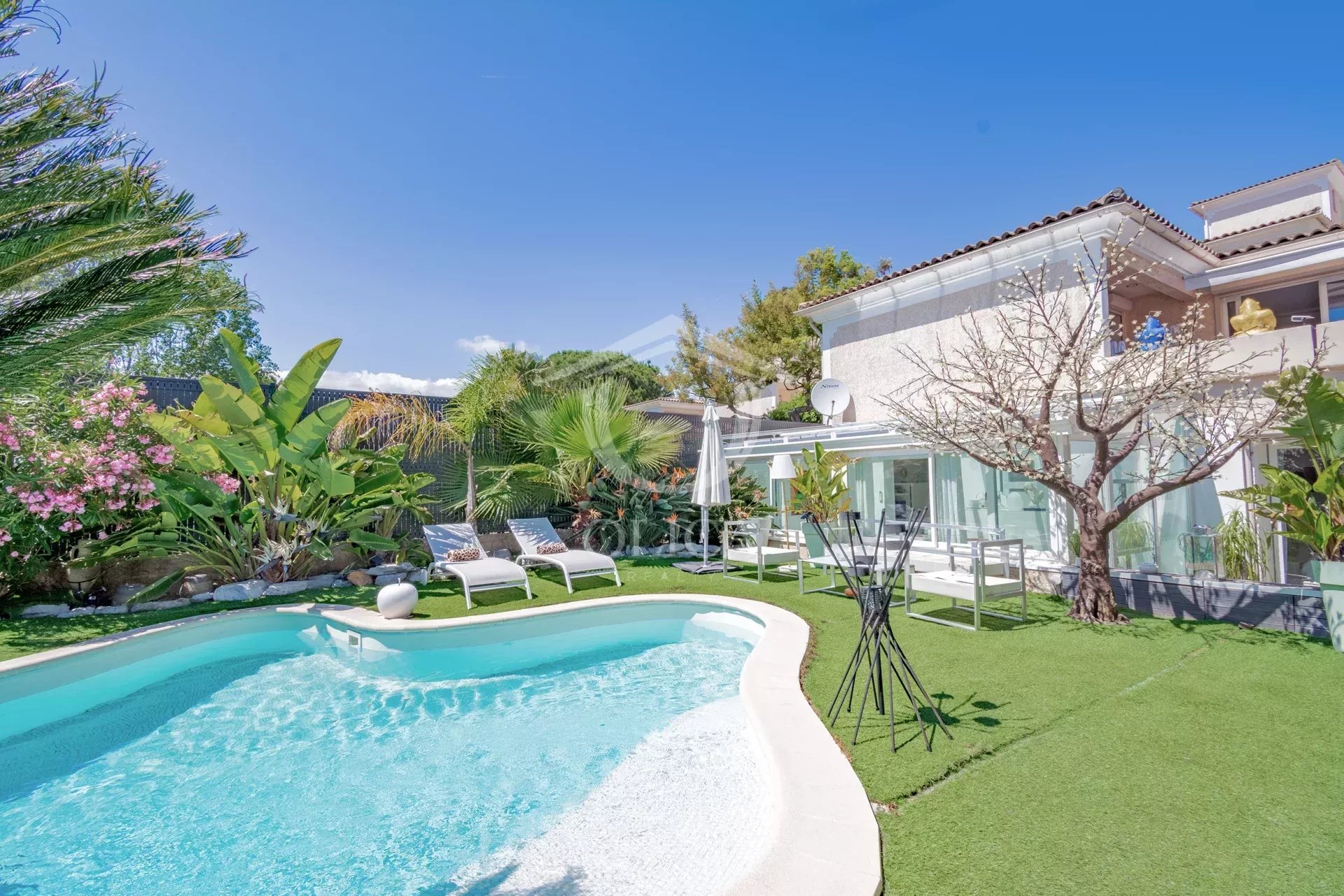 Agence immobilière de 