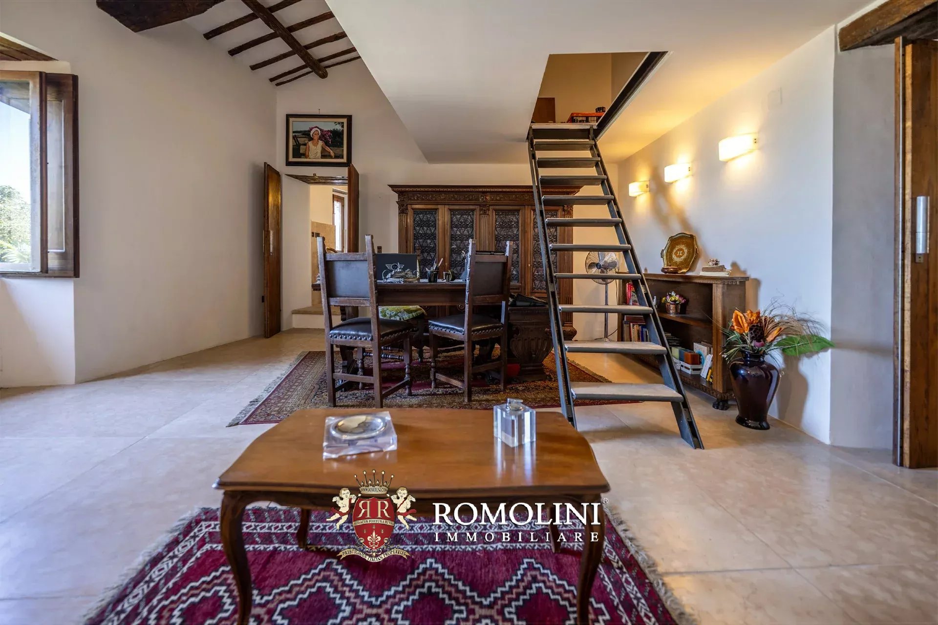 5 Bedroom Villa/Townhouse's Image 7