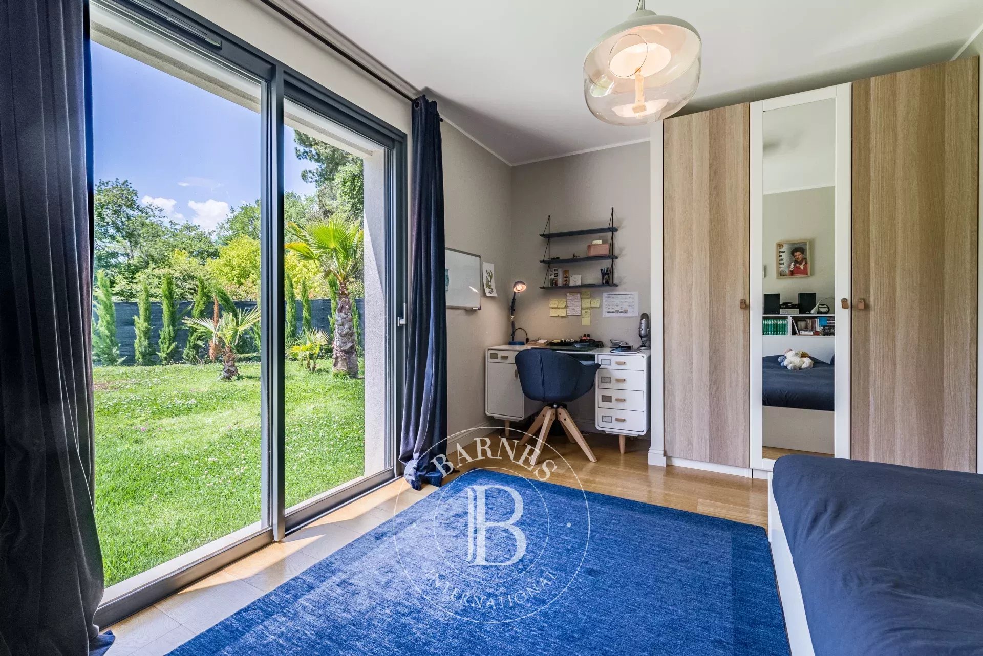 Roquefort-les-Pins - One storey family house with pool - 5 bedrooms plus study - picture 16