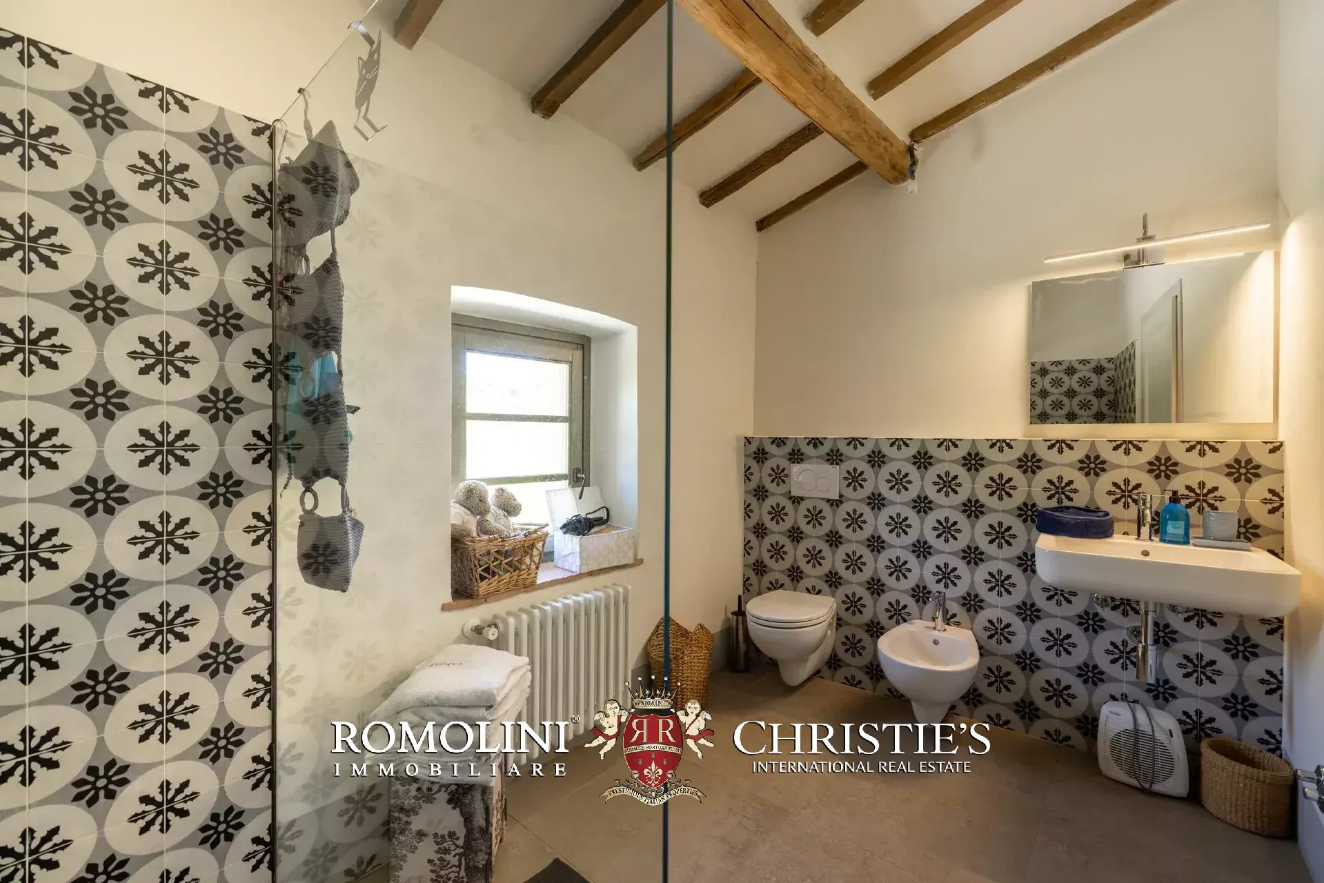 6 Bedroom Villa/Townhouse's Image 121