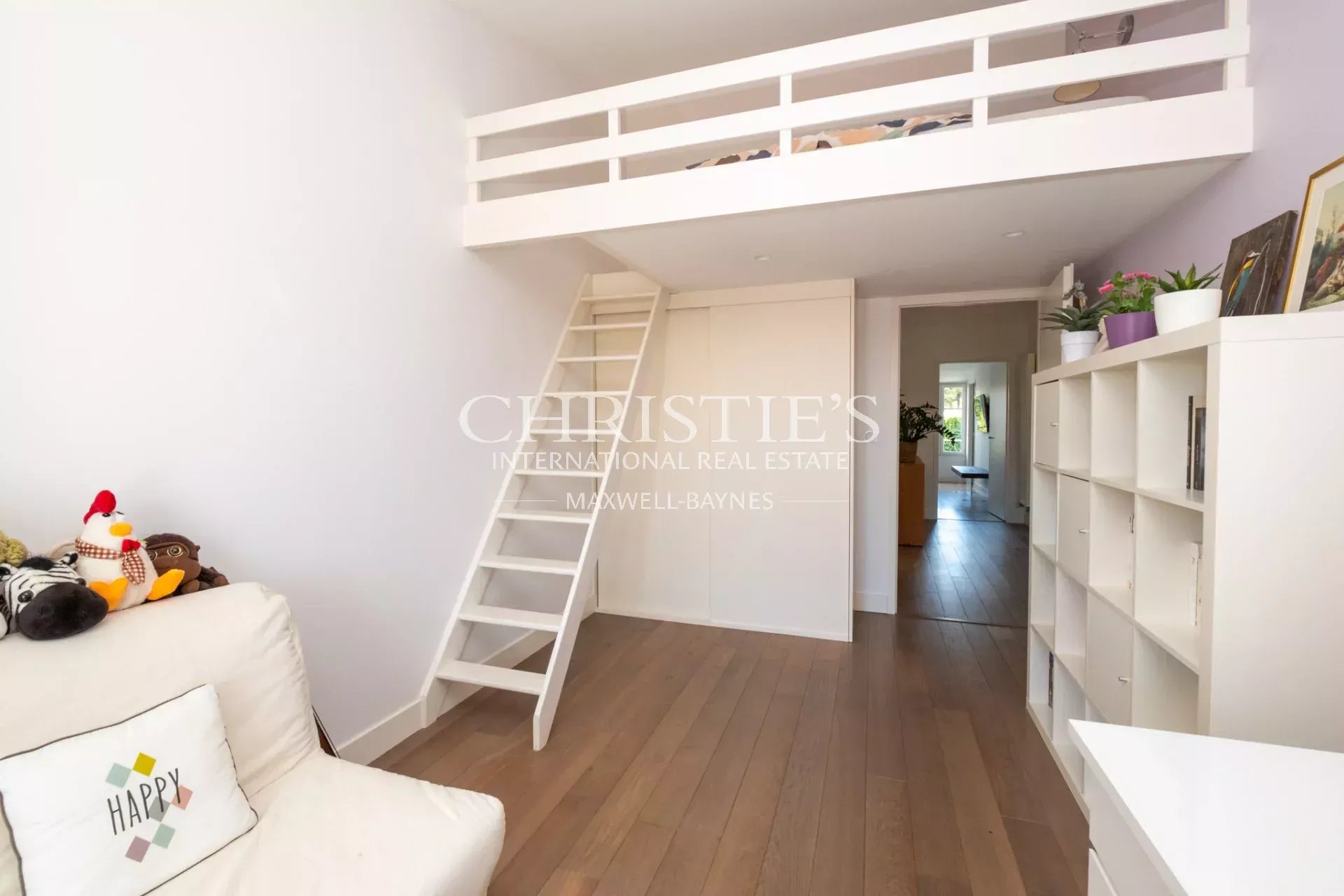 5 Bedroom Villa/Townhouse's Image 16