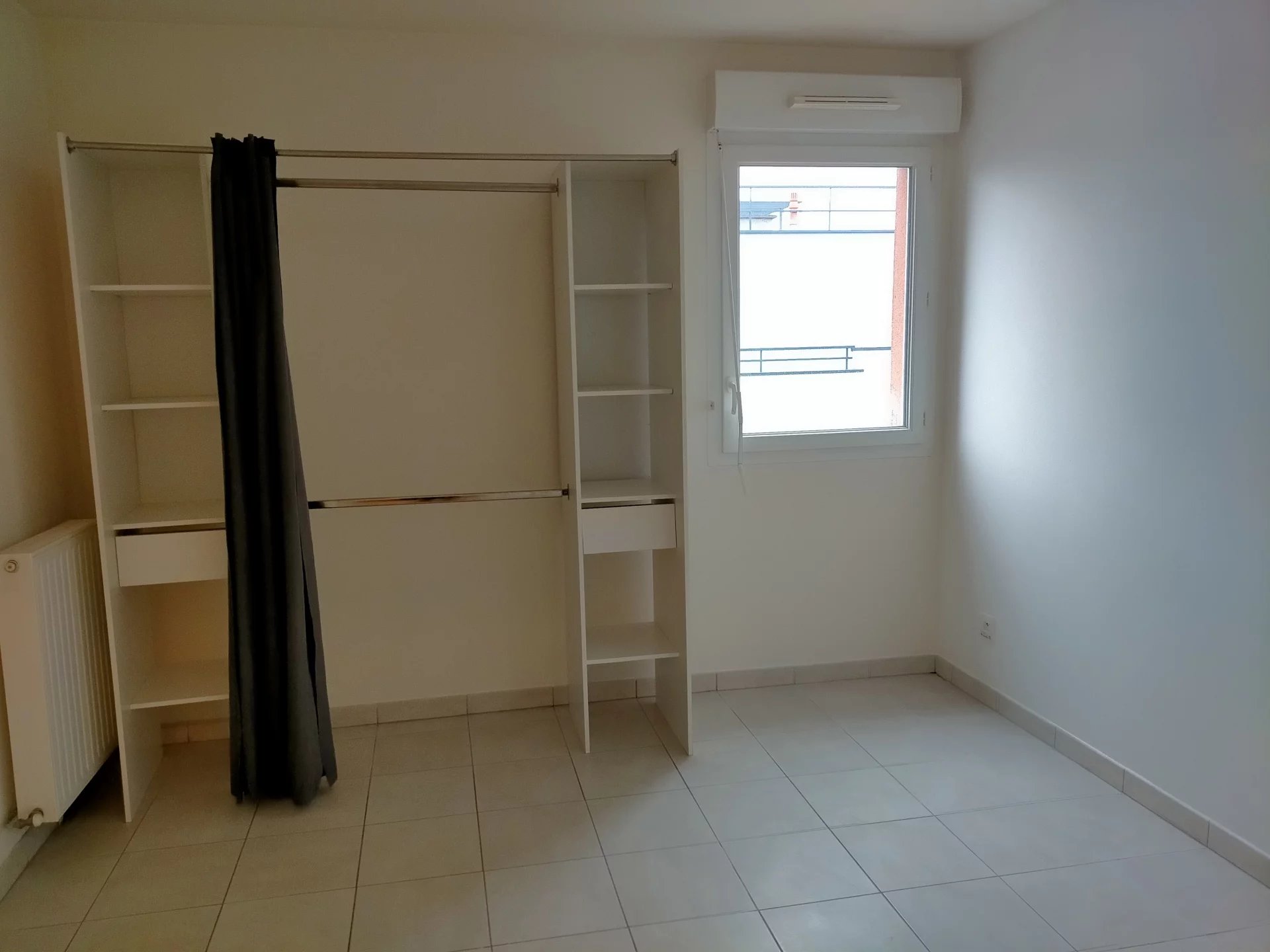 481581 Location Meyzieu