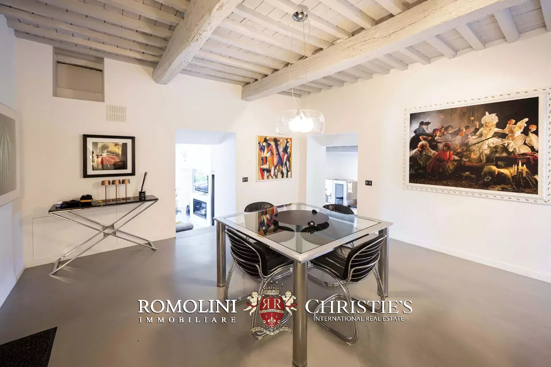 6 Bedroom Villa/Townhouse's Image 33