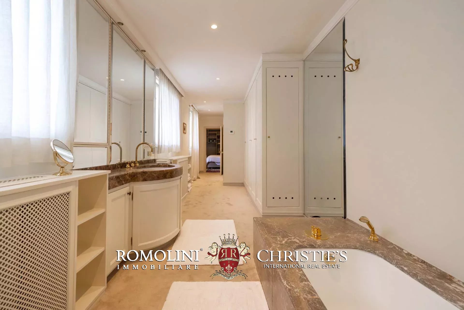 16 Bedroom Villa/Townhouse's Image 74