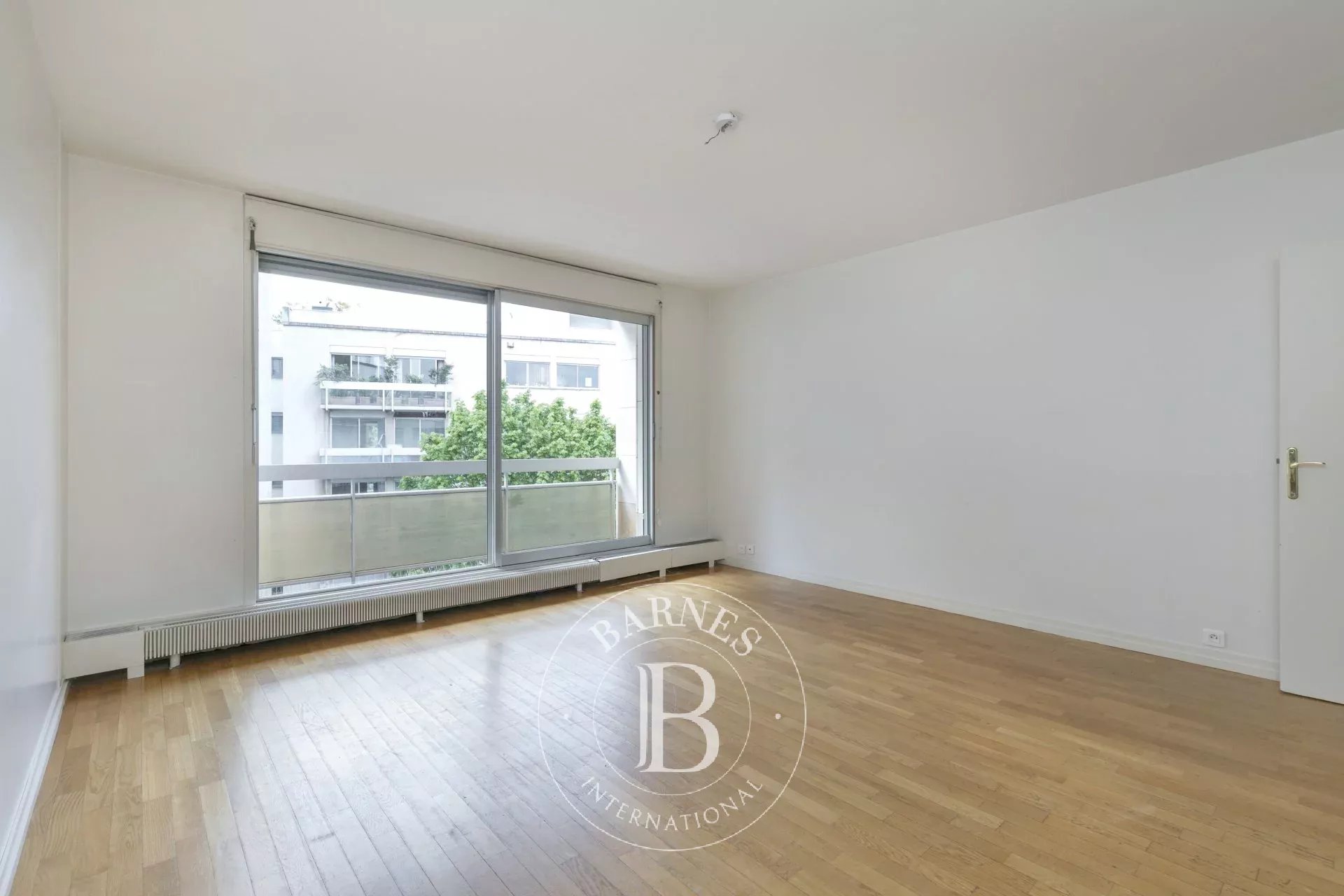 Neuilly-Inkermann - Top floor - 3-room apartment - 2 bedrooms - Quiet and verdant - High-end co-ownership - Pasteur school sector