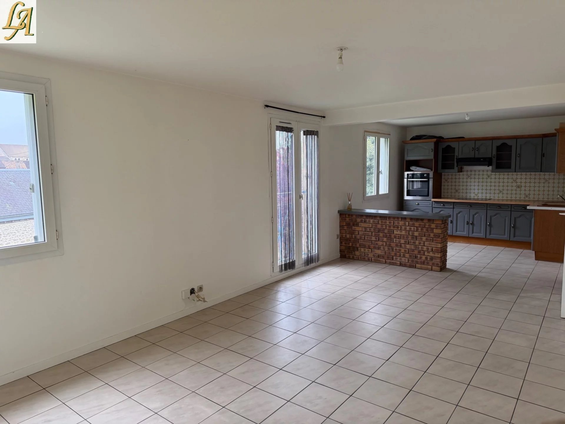 APPARTEMENT TYPE F3. DANS PACY .