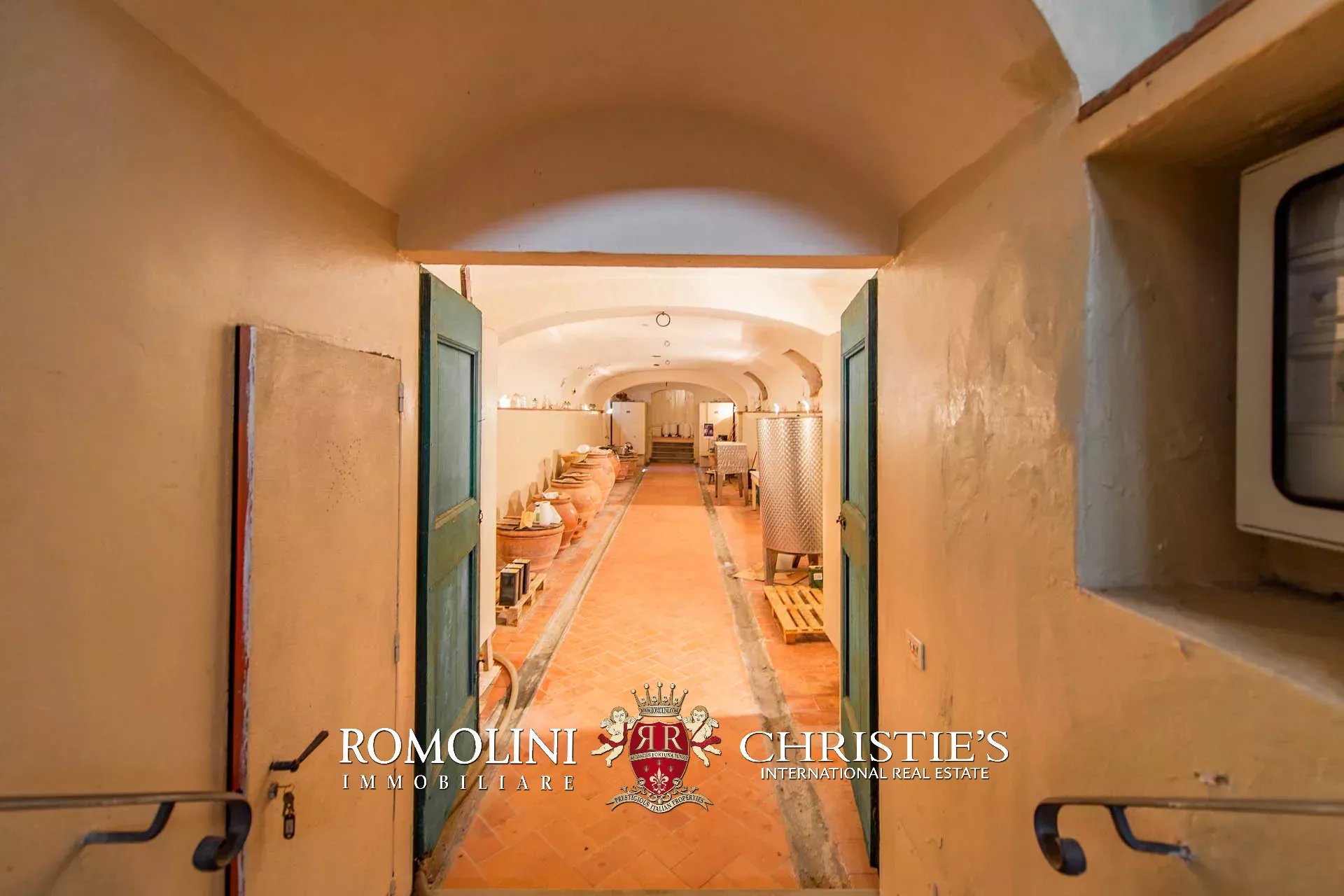 16 Bedroom Vineyard's Image 75