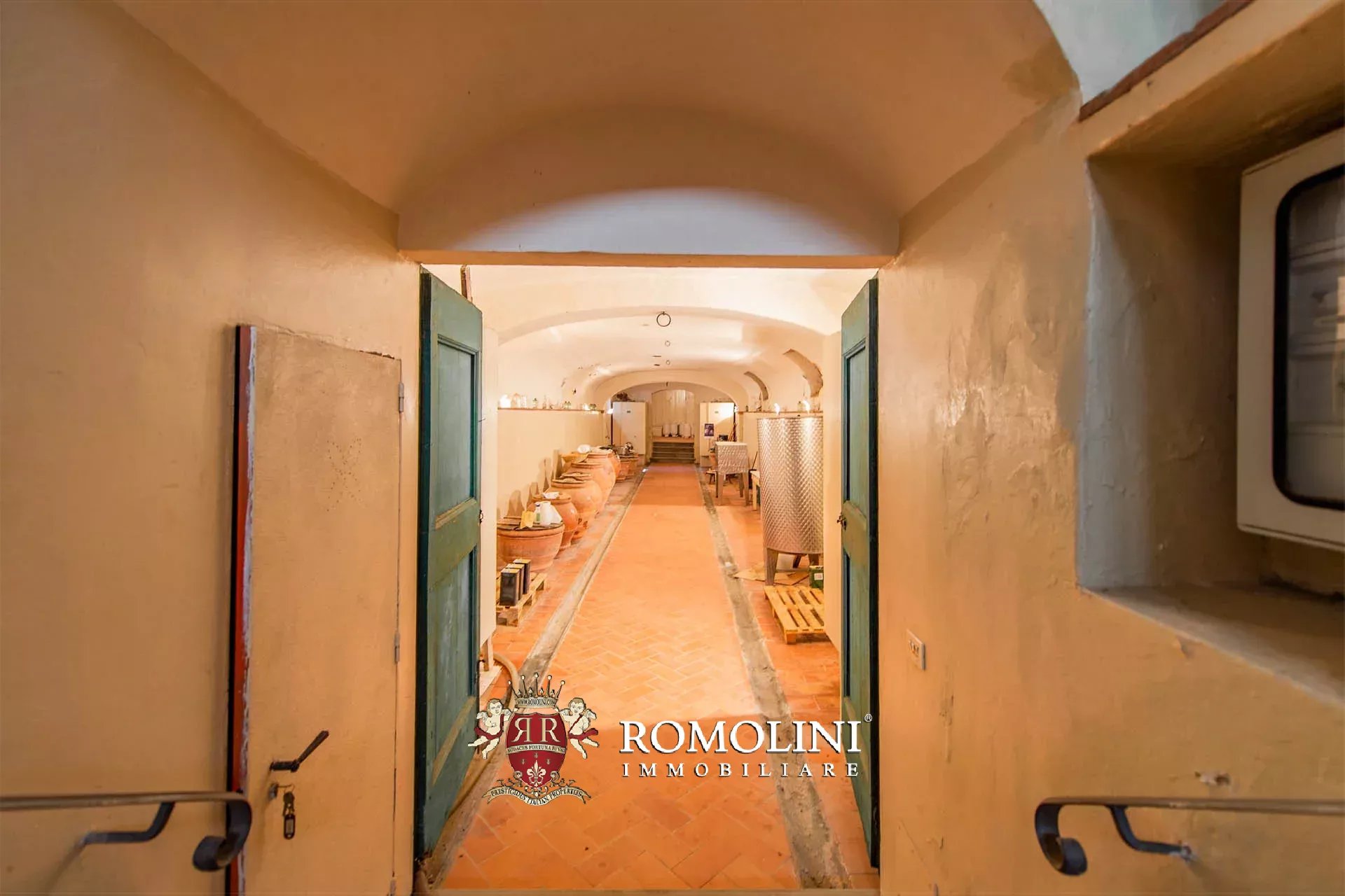 16 Bedroom Vineyard's Image 75