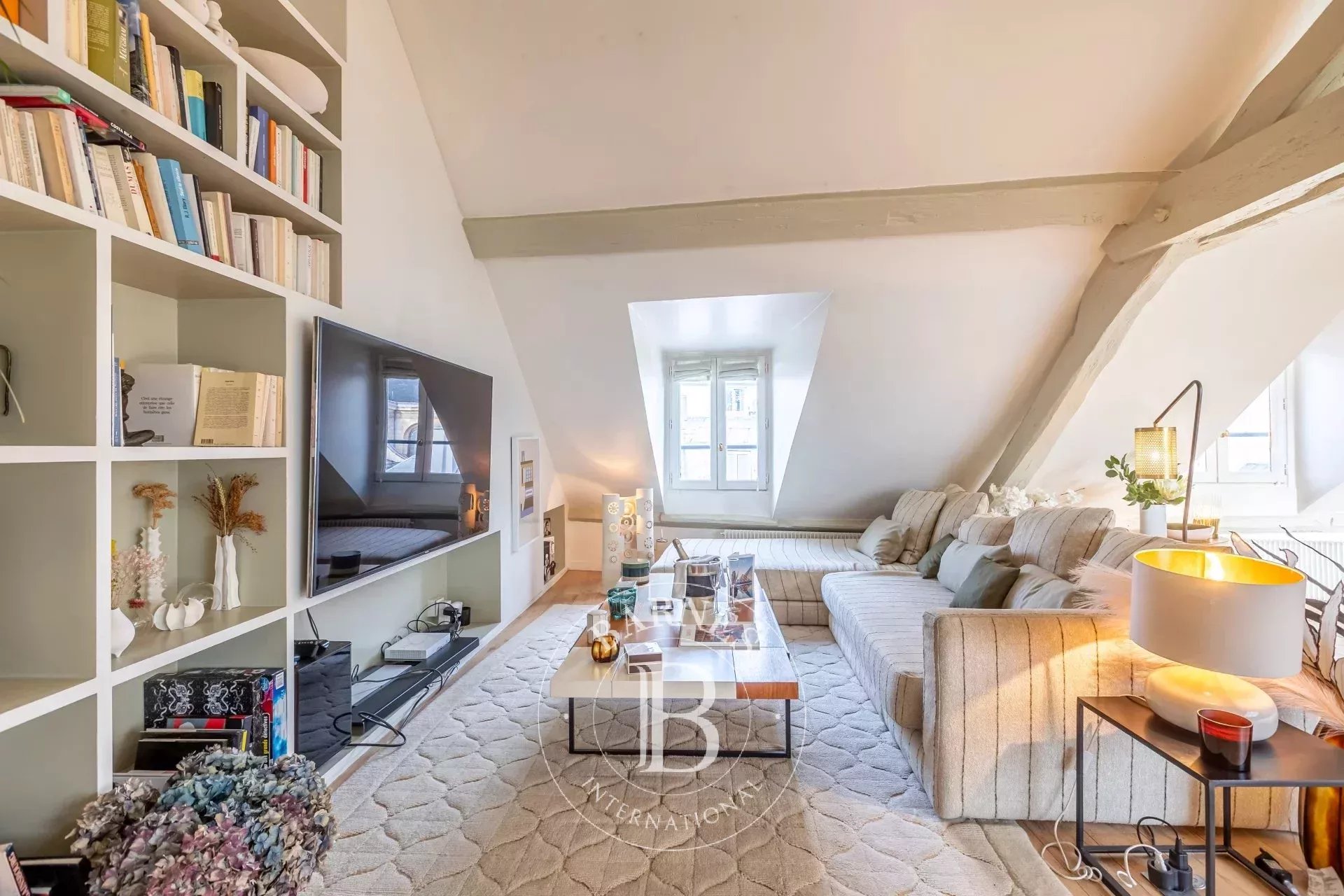 Appartement Paris 75001  -  ref 85259262 (picture 2)