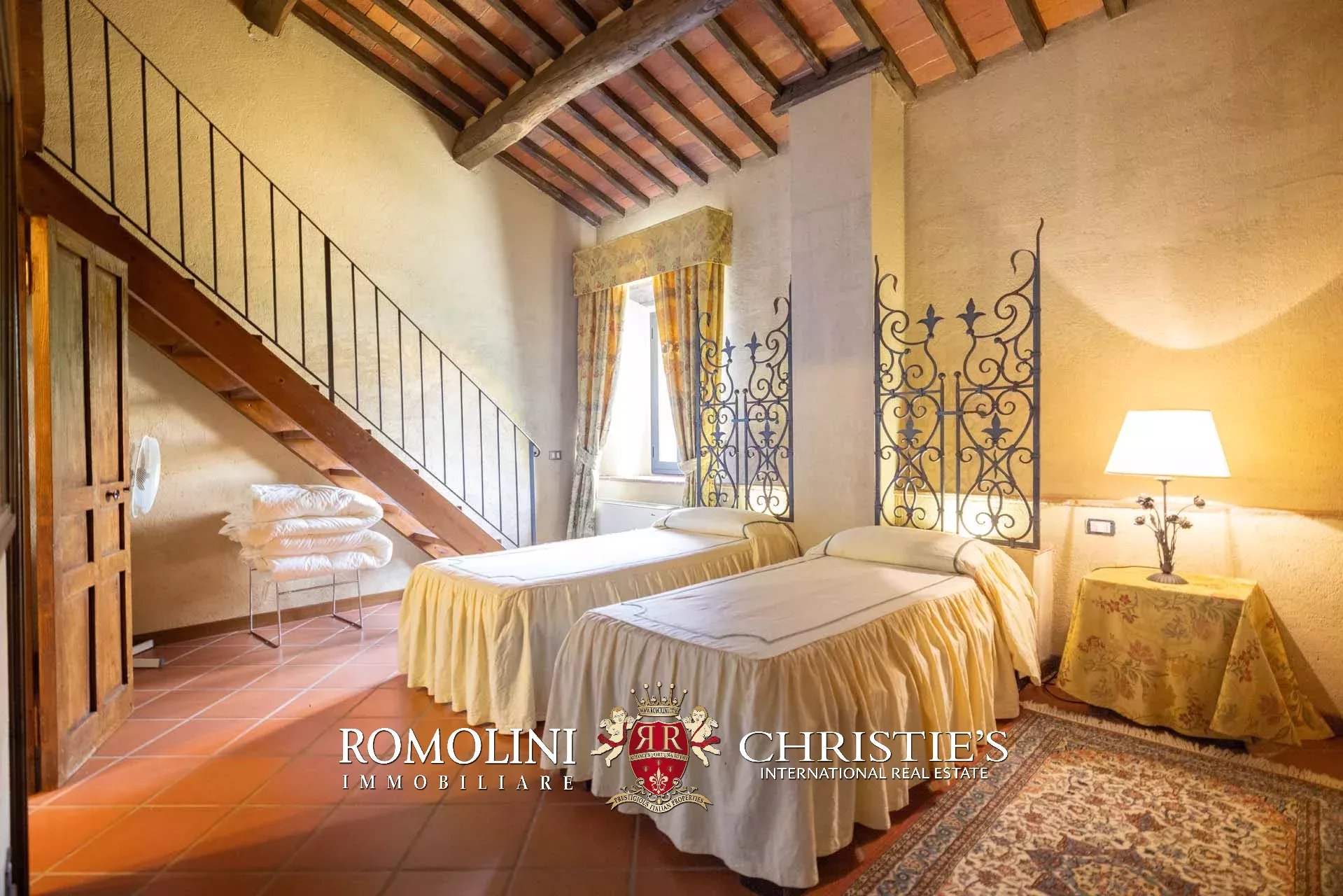 10 Bedroom Villa/Townhouse's Image 64