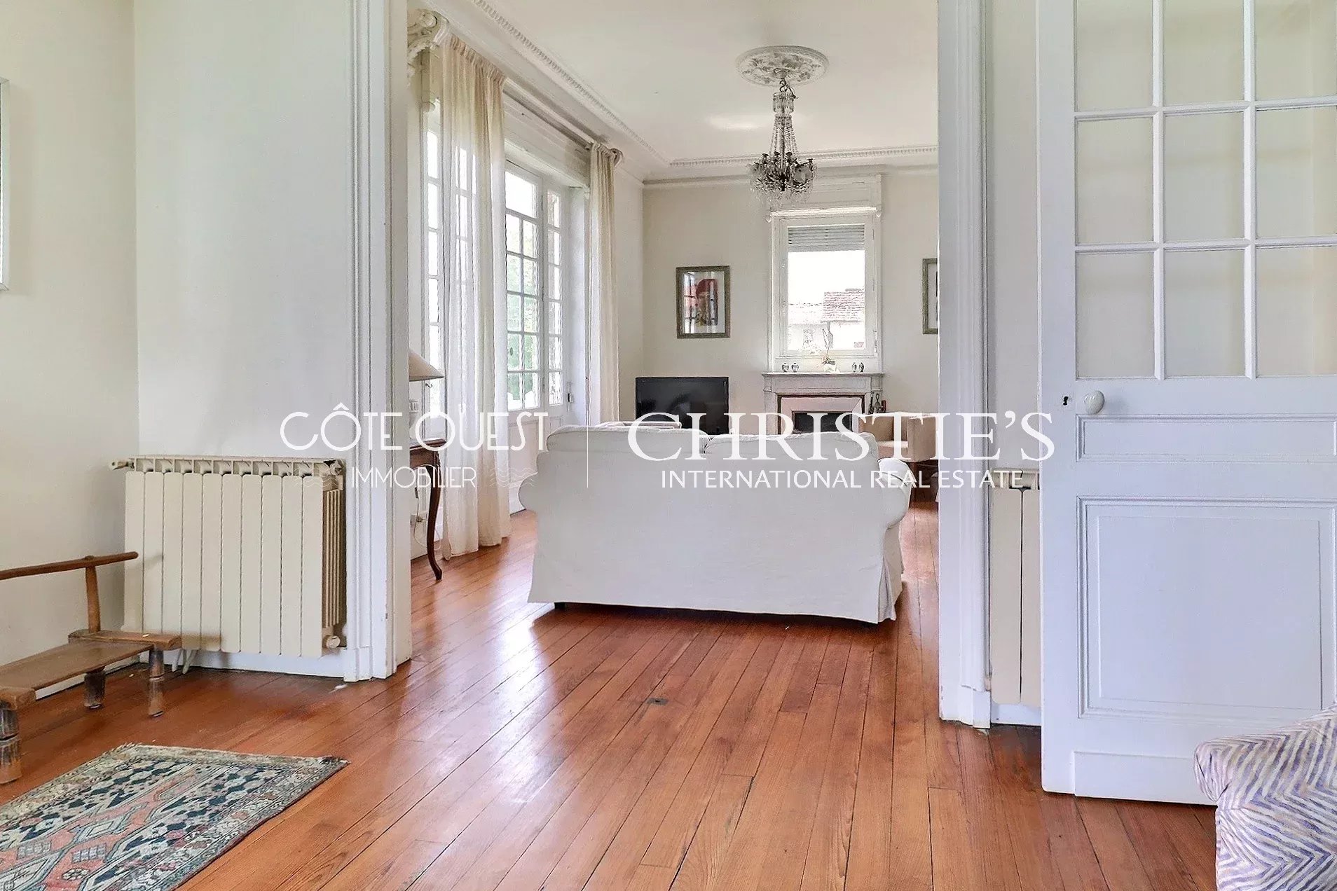 6 Bedroom Villa/Townhouse's Image 11