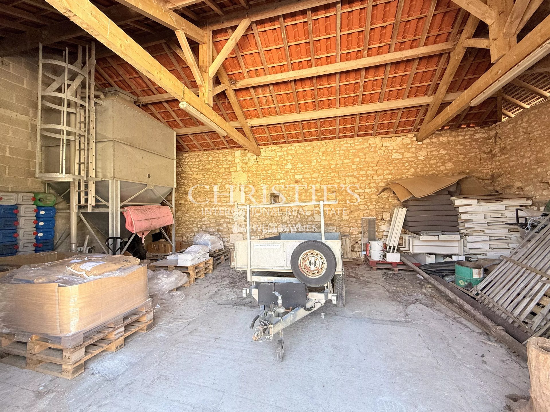 9 Bedroom Villa/Townhouse's Image 37