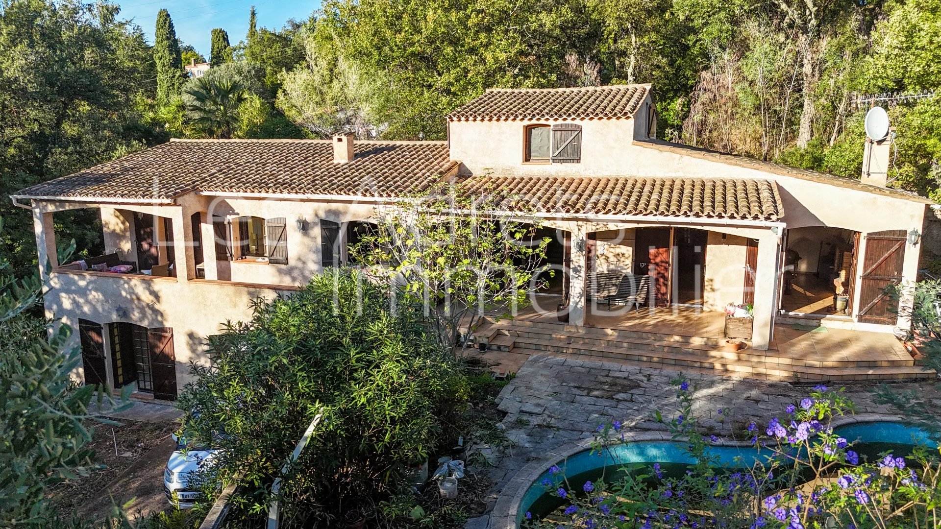 Agence immobilière de 