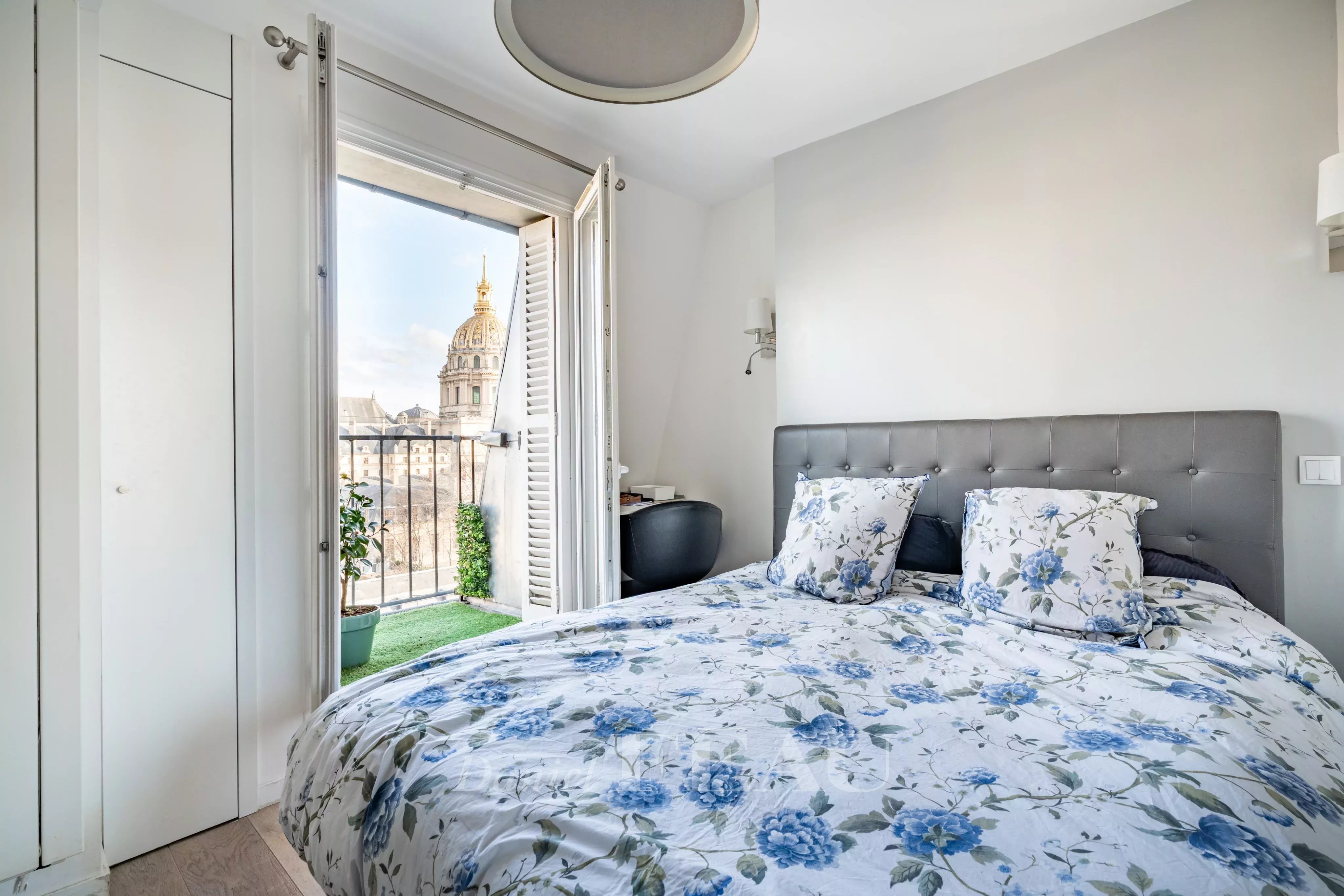 Sale Apartment Paris 7th