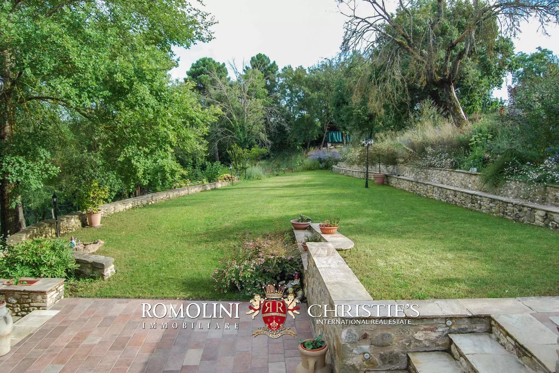 10 Bedroom Villa/Townhouse's Image 24