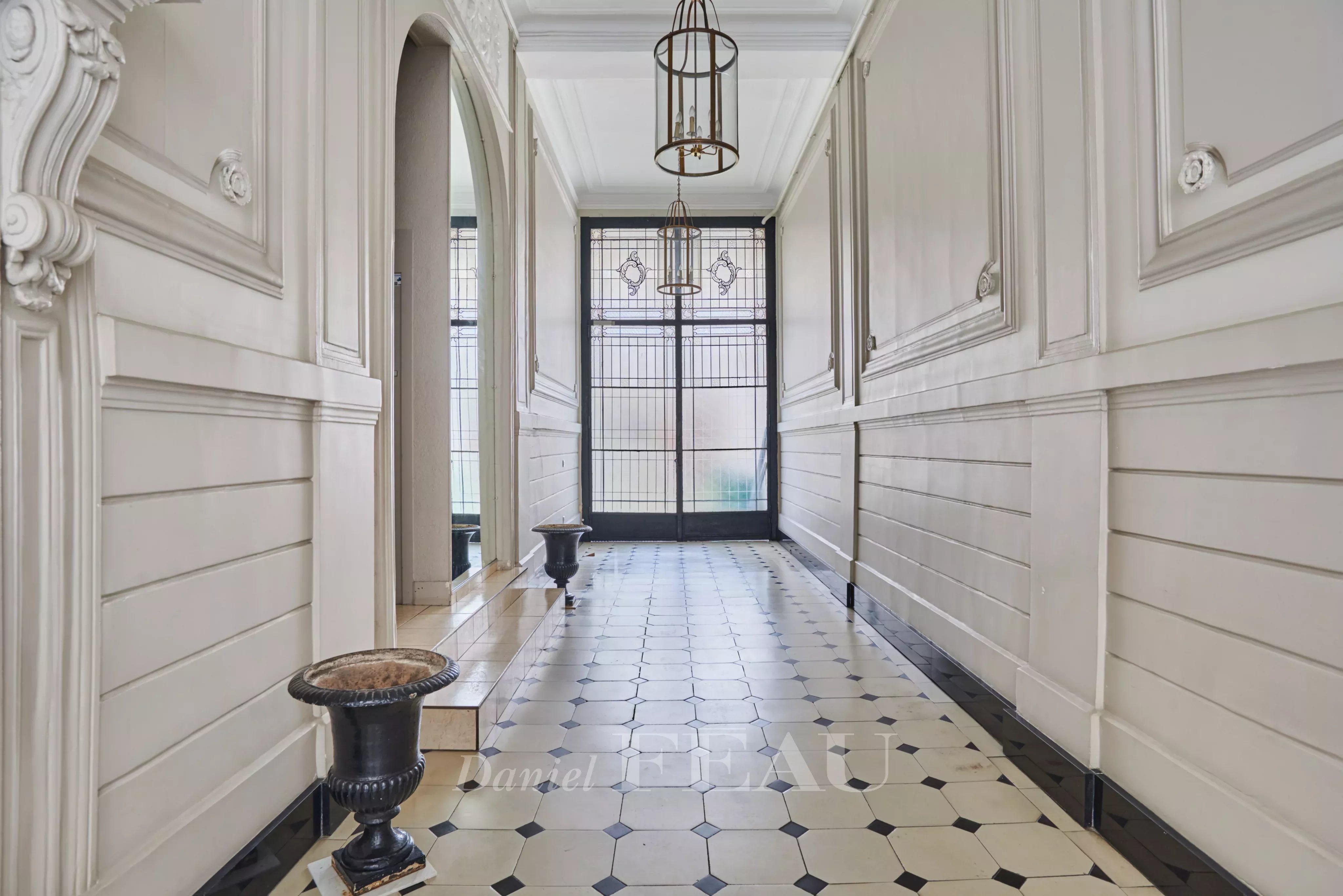 Sale Apartment Paris 17th