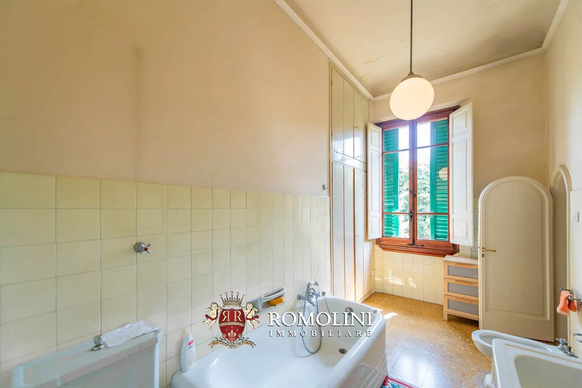 16 Bedroom Vineyard's Image 59