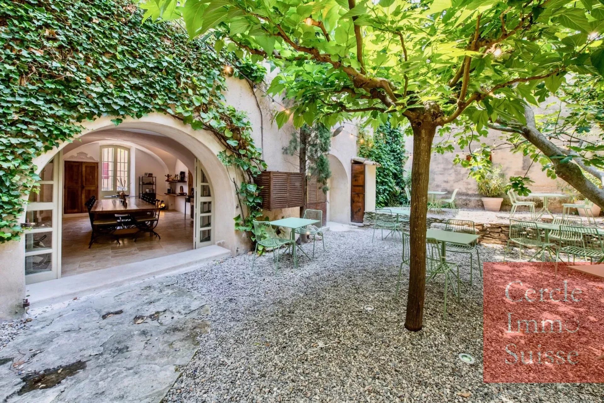 Charmante maison d'hôtes à vendre à Gordes, France - Photo 4
