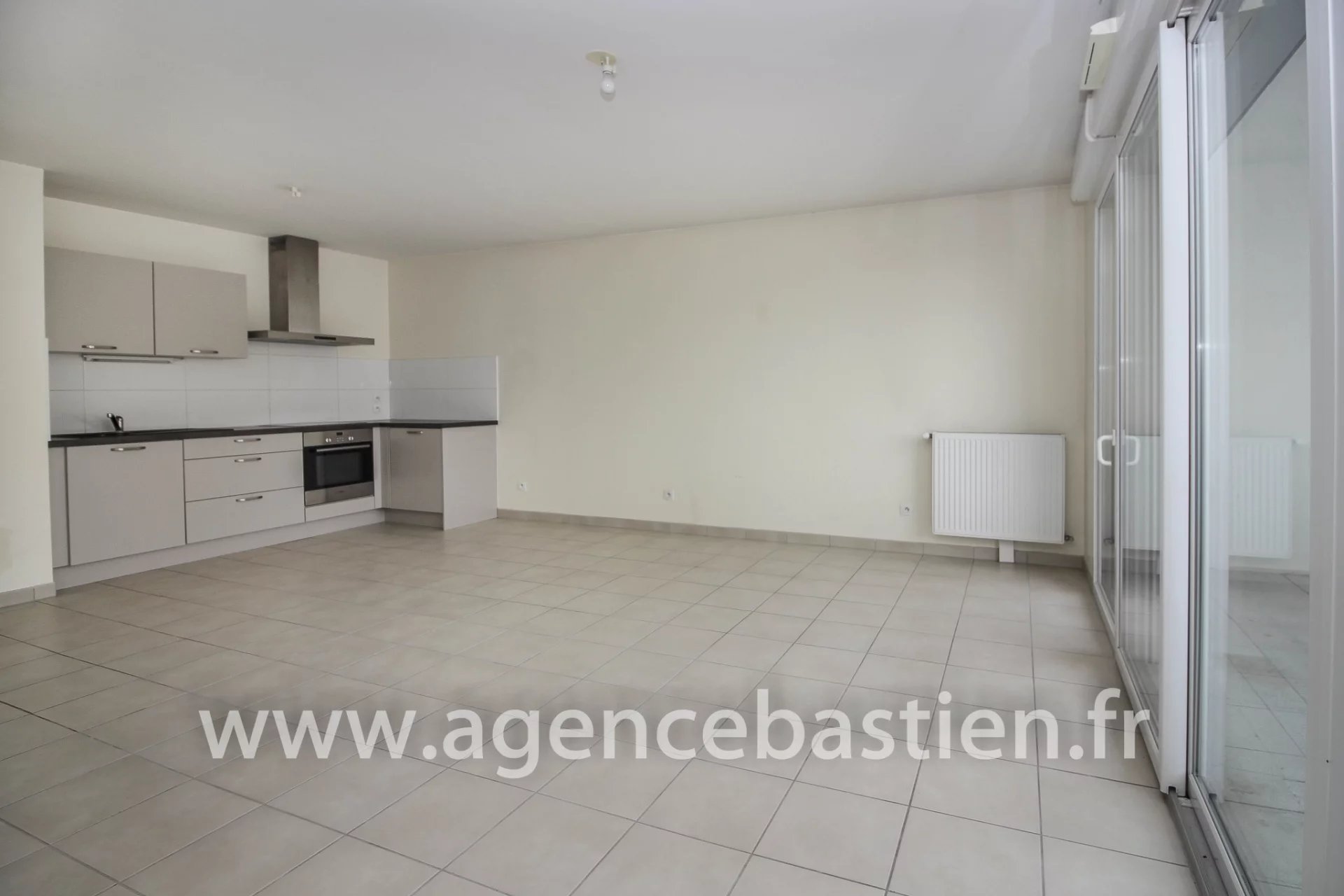 VENTE - EXCLUSIVITE - APPARTEMENT 3 PIECES - ATTIQUE TRAVERS