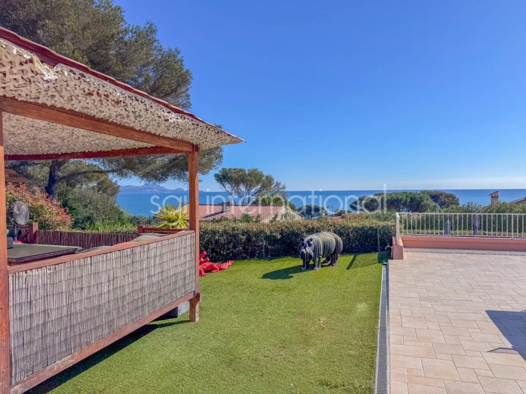 Villa for sale in Les Issambres — Les Issambres - villa with panoramic sea views